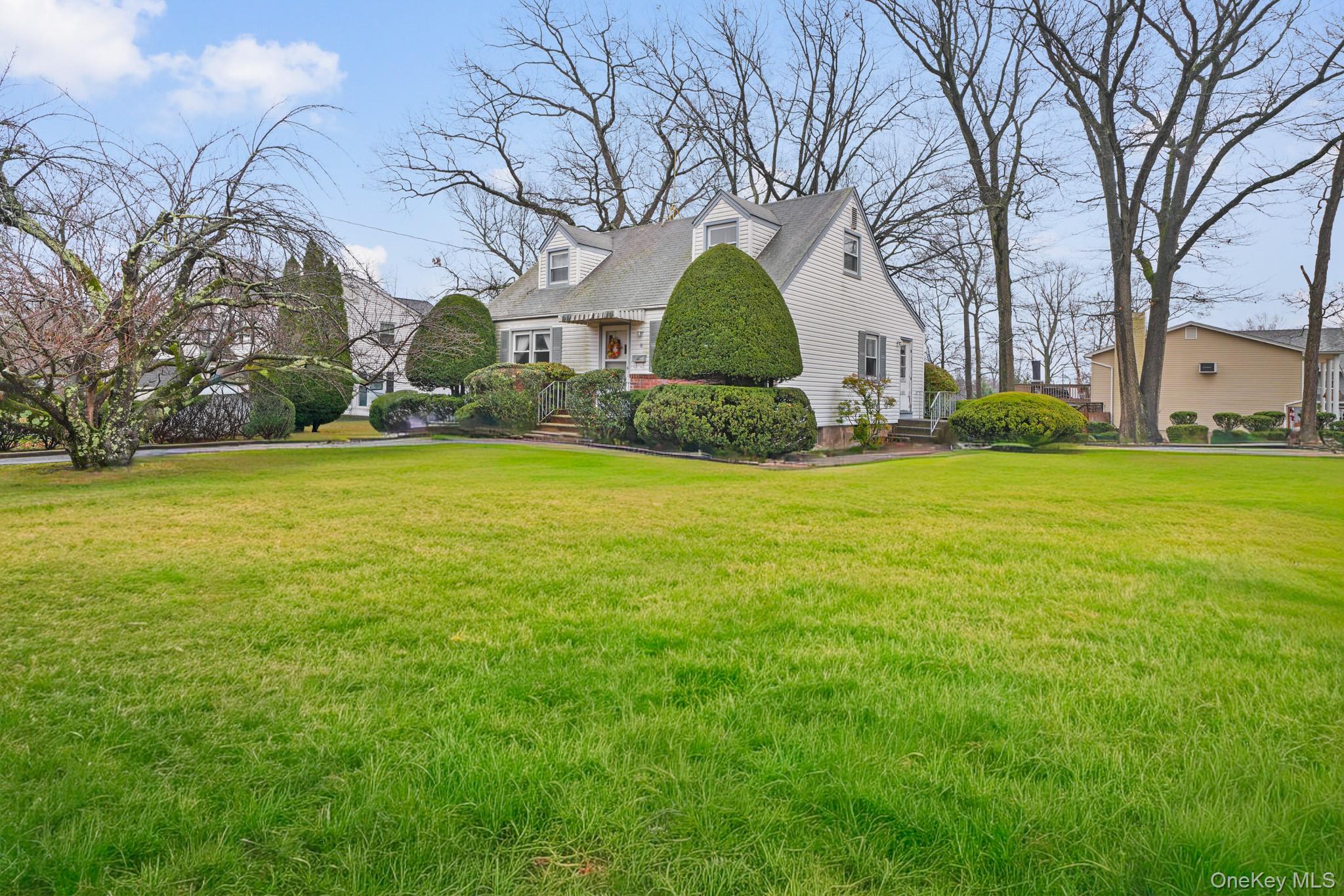 6 Lombardi Road, Pearl River, NY 10965