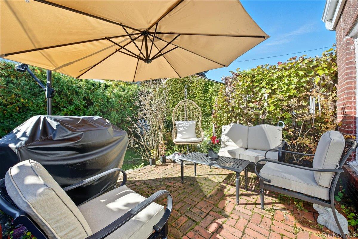 430 W Walnut Street, Long Beach, NY 11561