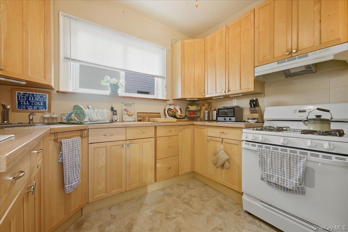 430 W Walnut Street, Long Beach, NY 11561