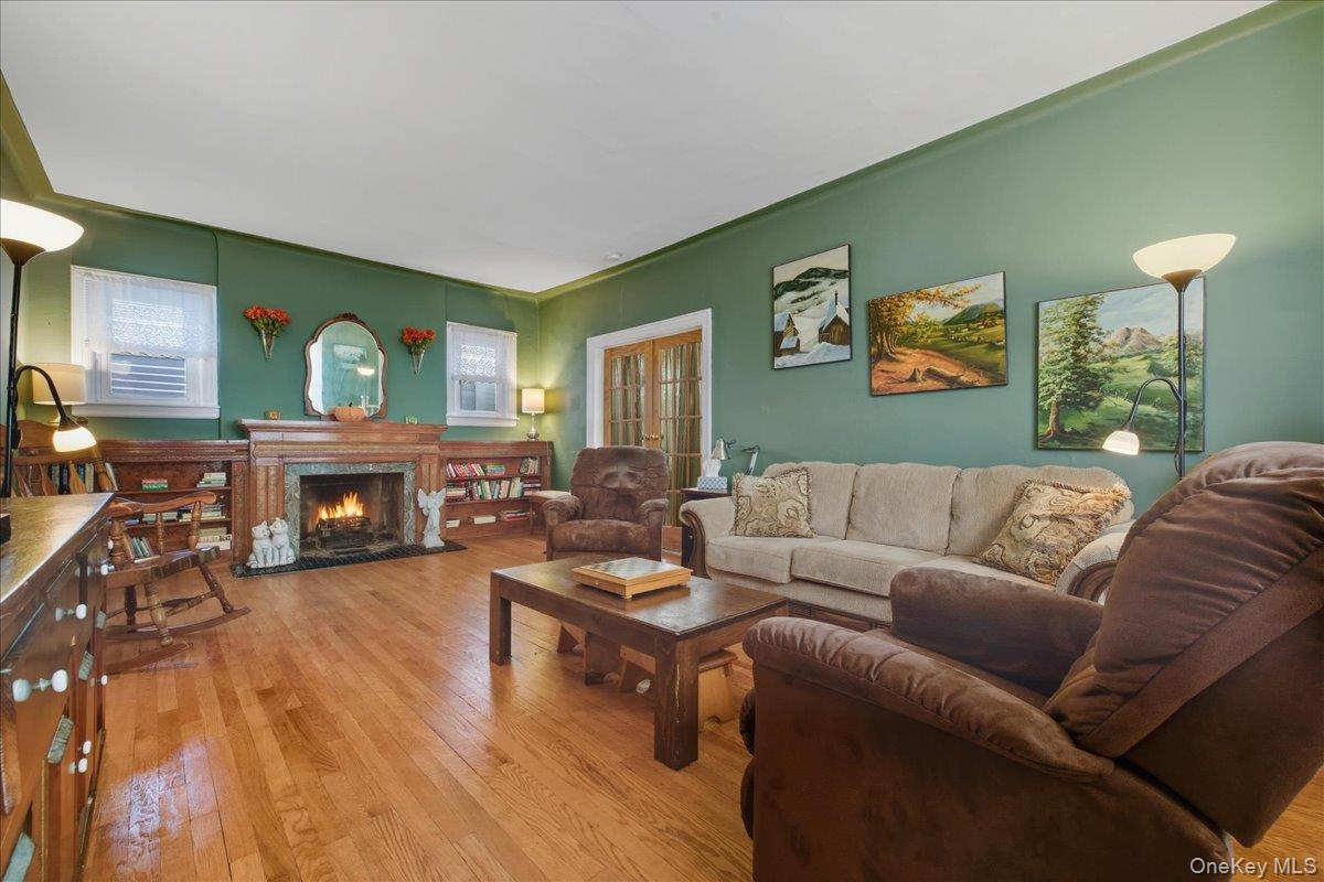 430 W Walnut Street, Long Beach, NY 11561