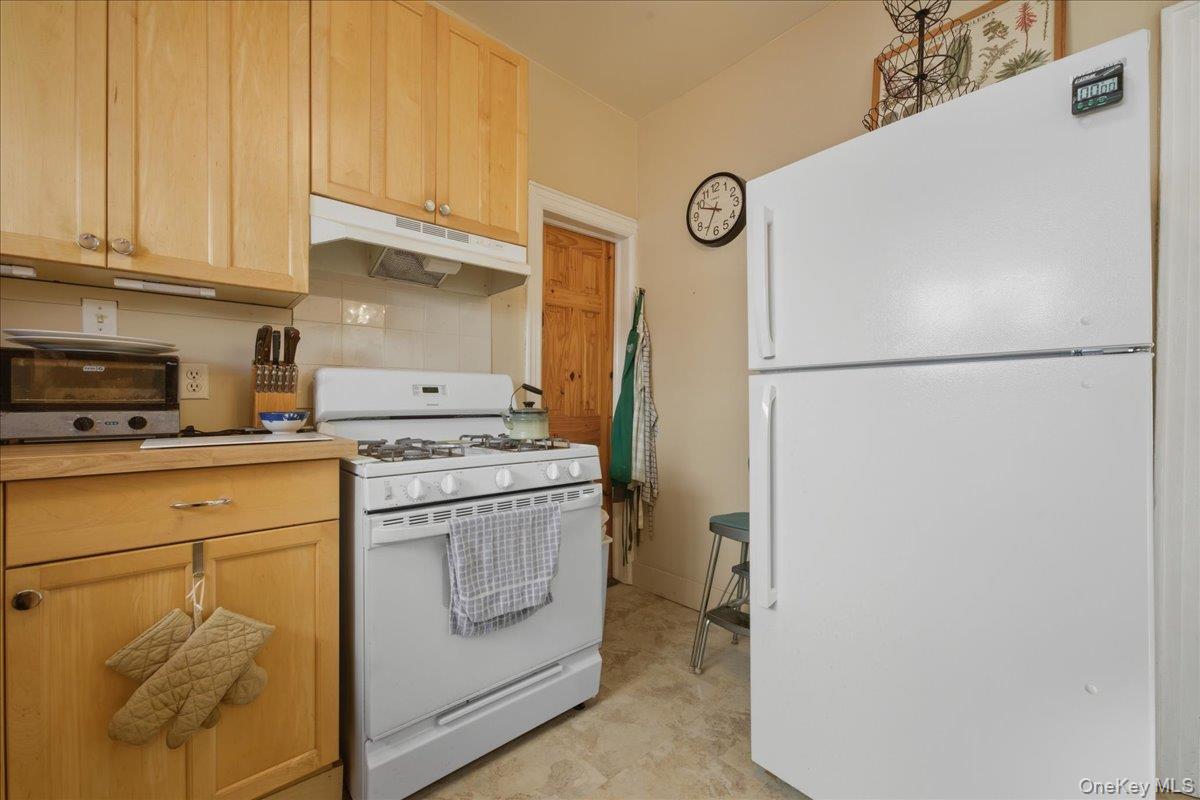 430 W Walnut Street, Long Beach, NY 11561