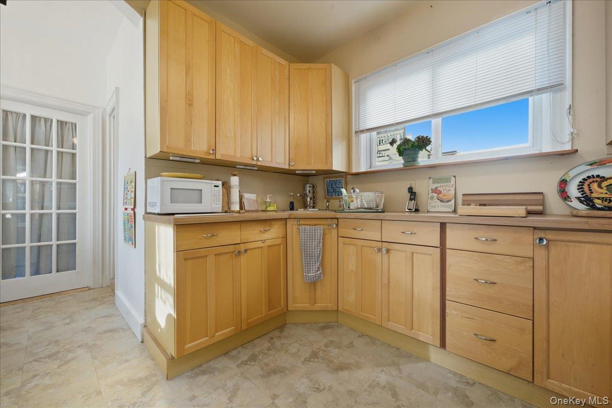 430 W Walnut Street, Long Beach, NY 11561