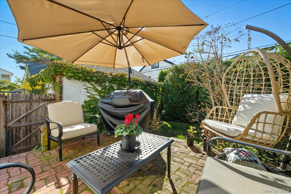 430 W Walnut Street, Long Beach, NY 11561