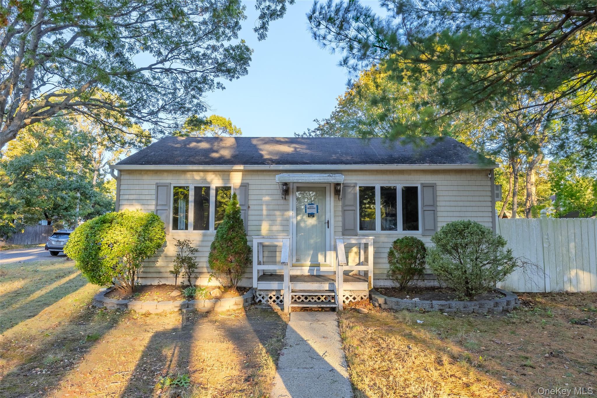 85 Lake Promenade, Ronkonkoma, NY 11779