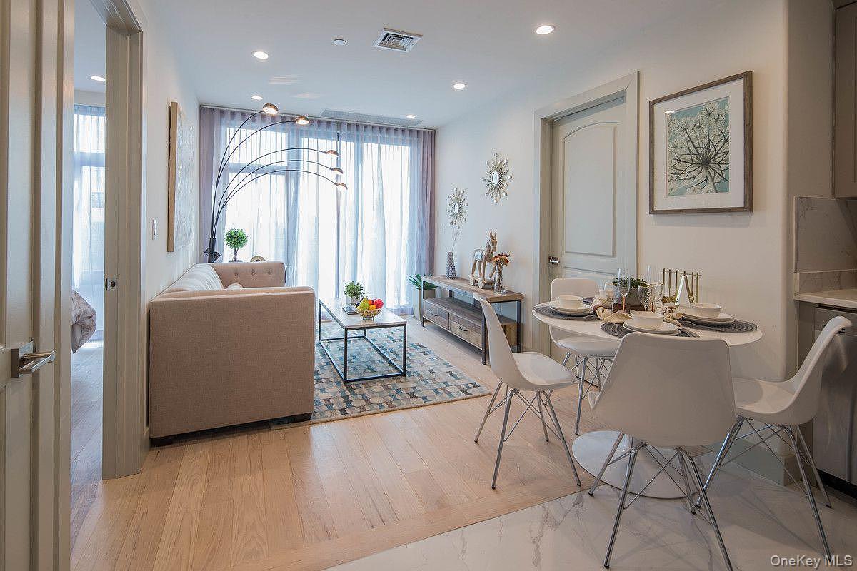 141-26 Northern Boulevard # 10B, Flushing, NY 11354