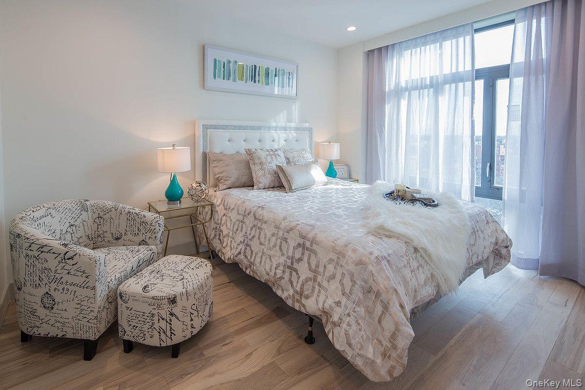 141-26 Northern Boulevard # 10B, Flushing, NY 11354