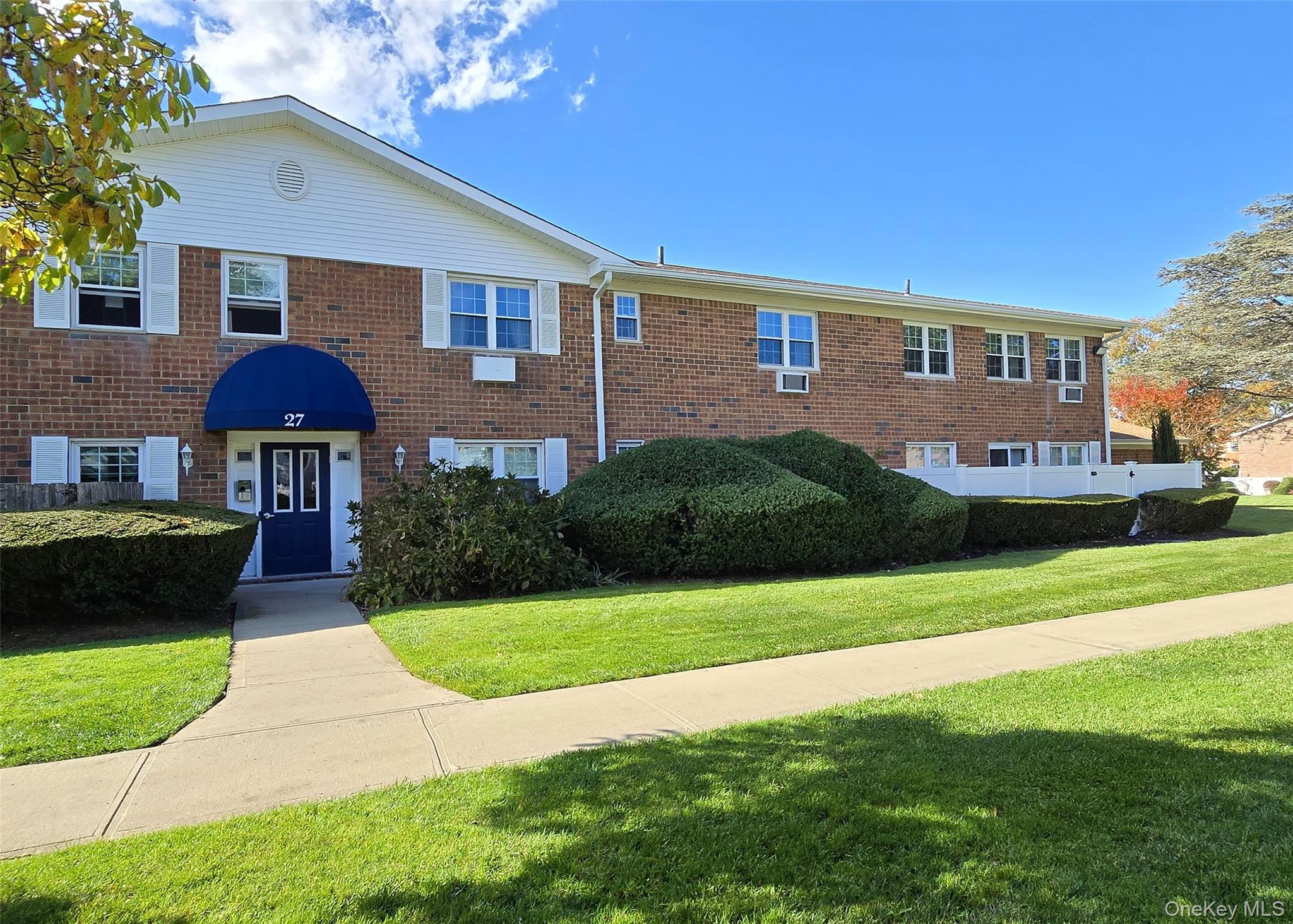 460 Old Town Road # 27 P, Port Jefferson Station, NY 11776