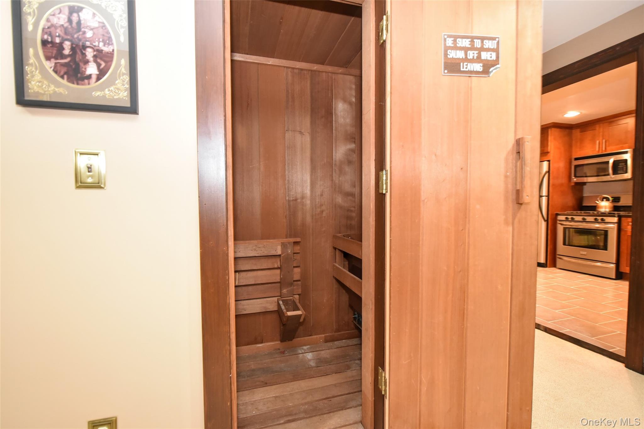 4 Abbey Road, Orangeburg, NY 10962