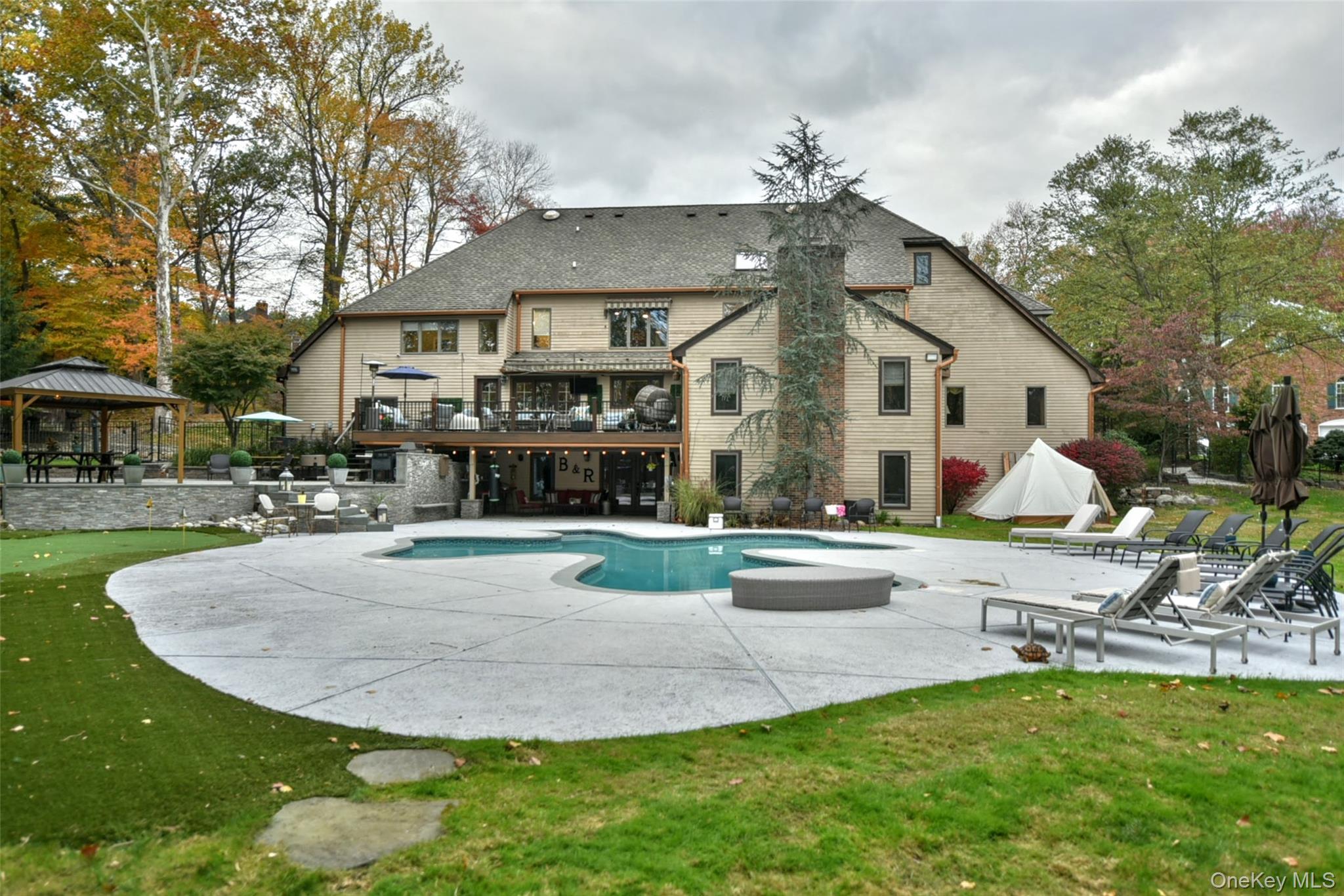 4 Abbey Road, Orangeburg, NY 10962