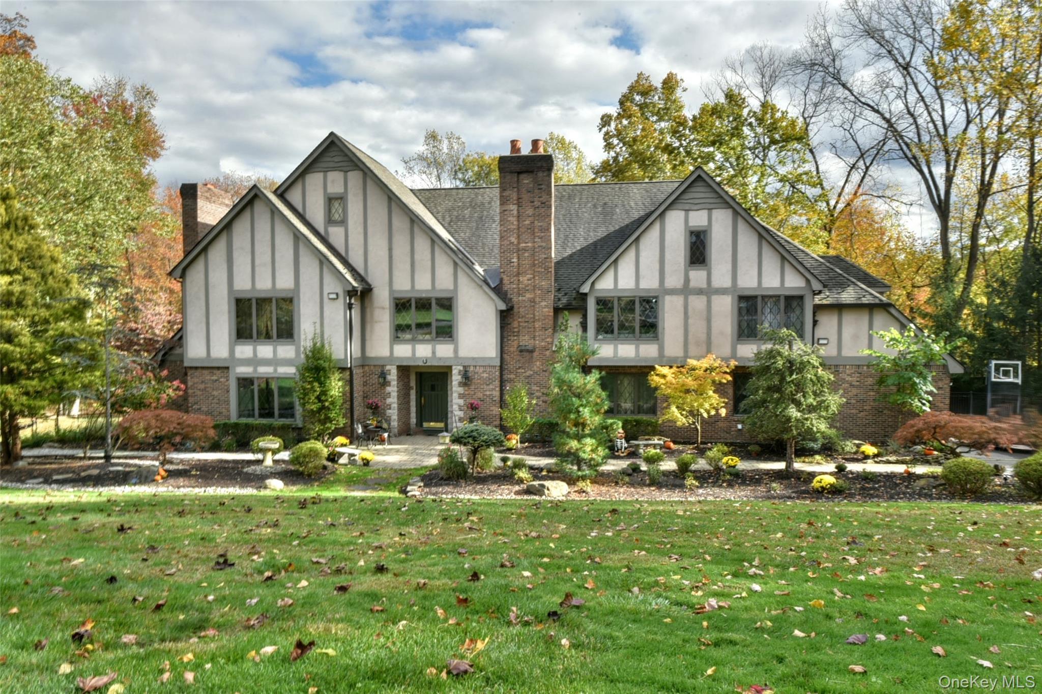 4 Abbey Road, Orangeburg, NY 10962