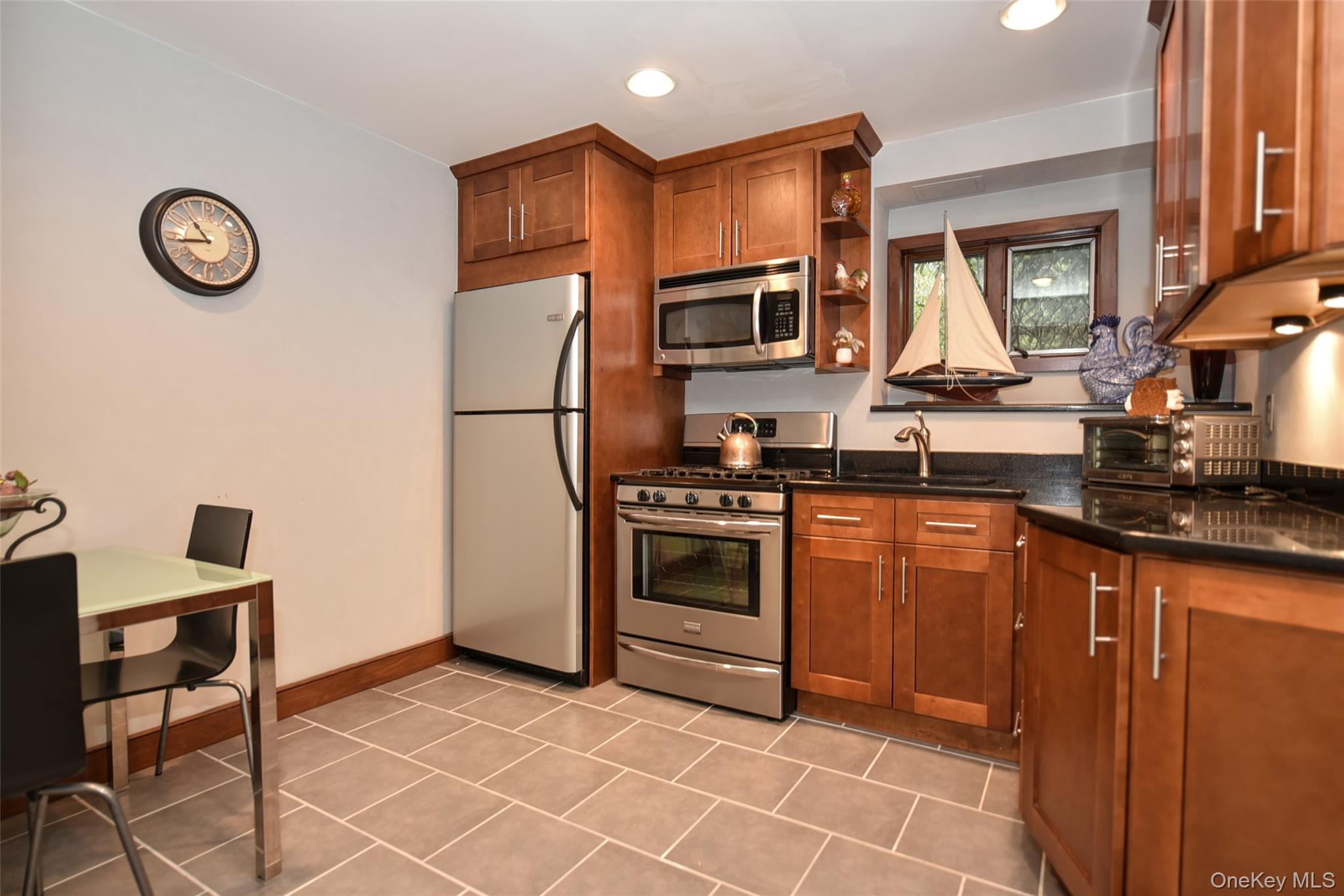 4 Abbey Road, Orangeburg, NY 10962