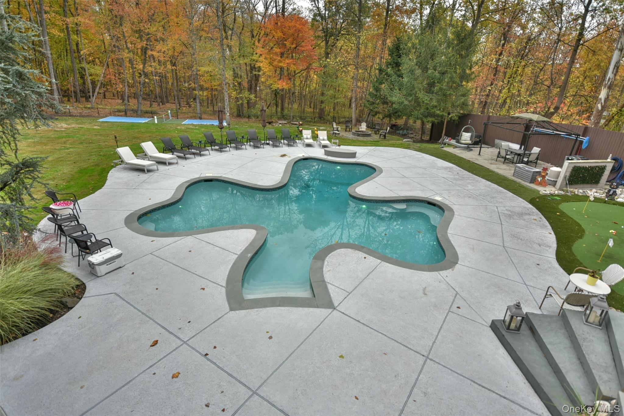 4 Abbey Road, Orangeburg, NY 10962