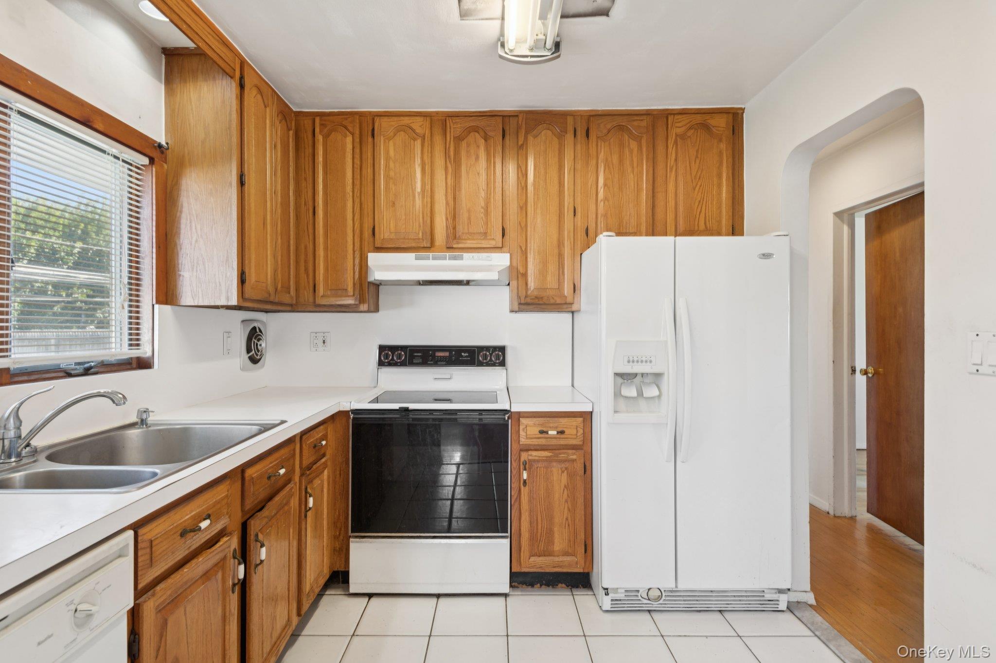 17 Whitman Avenue, Syosset, NY 11791