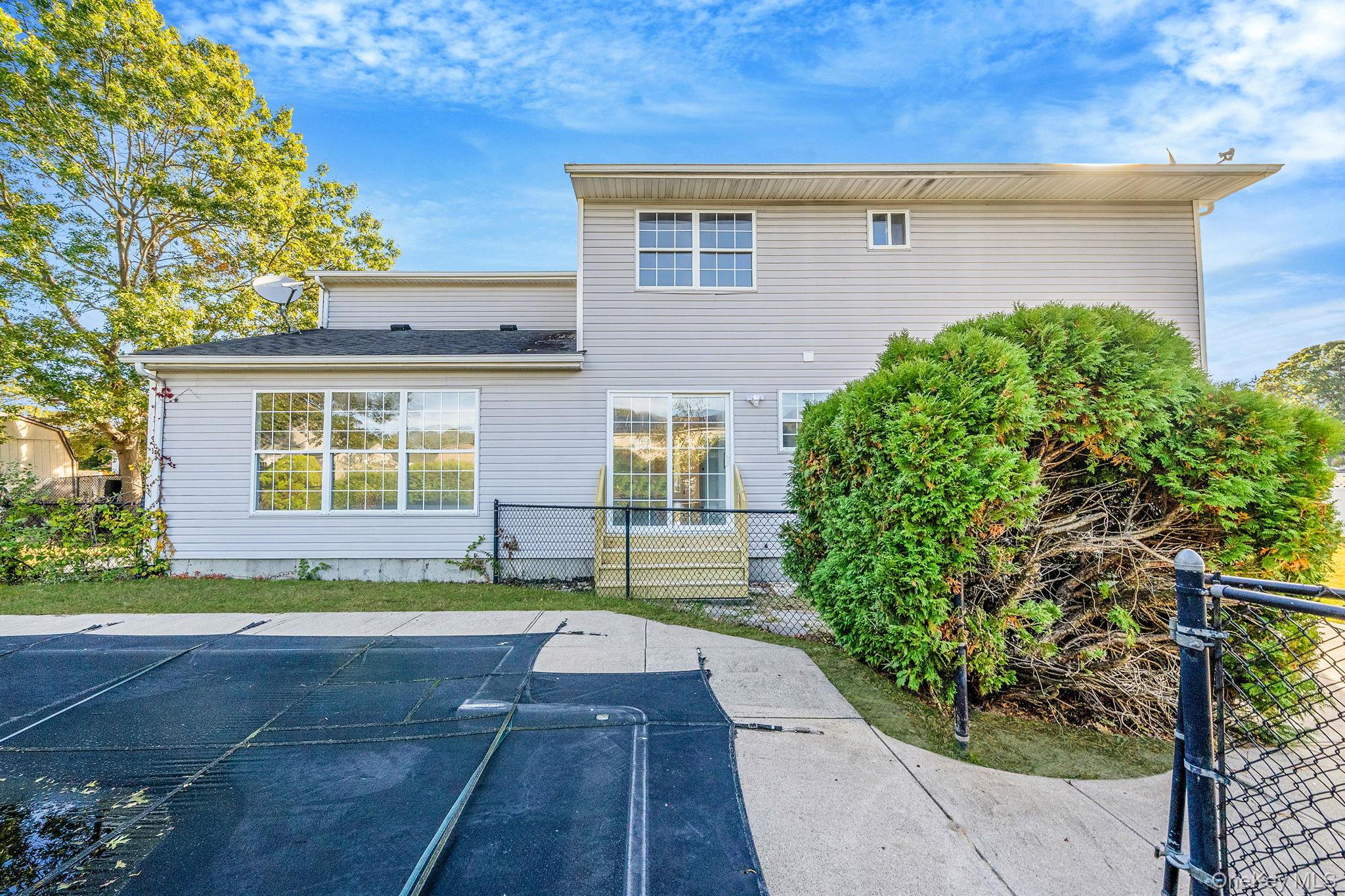 31 Adamson Street, Selden, NY 11784