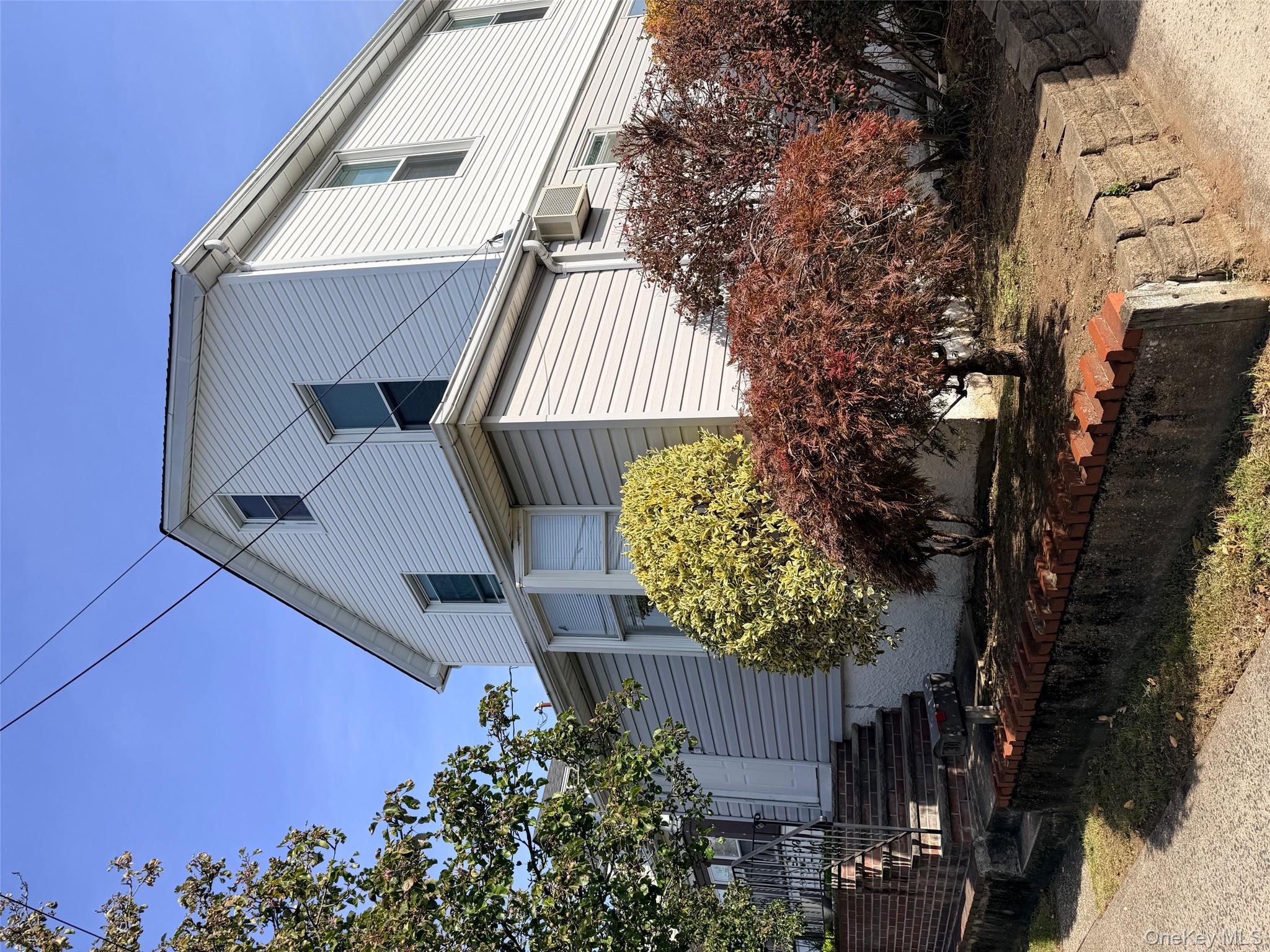 30 McKinley Avenue # Upper Unit, Franklin Square, NY 10010