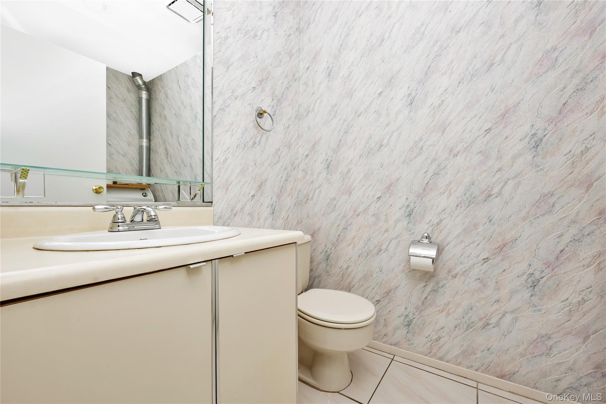 22 Balsam Court # 22, Wantagh, NY 11793