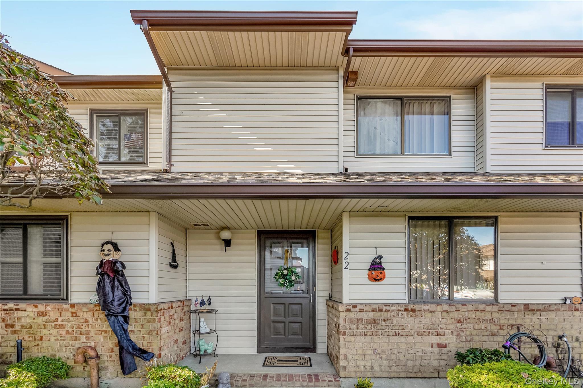 22 Balsam Court # 22, Wantagh, NY 11793