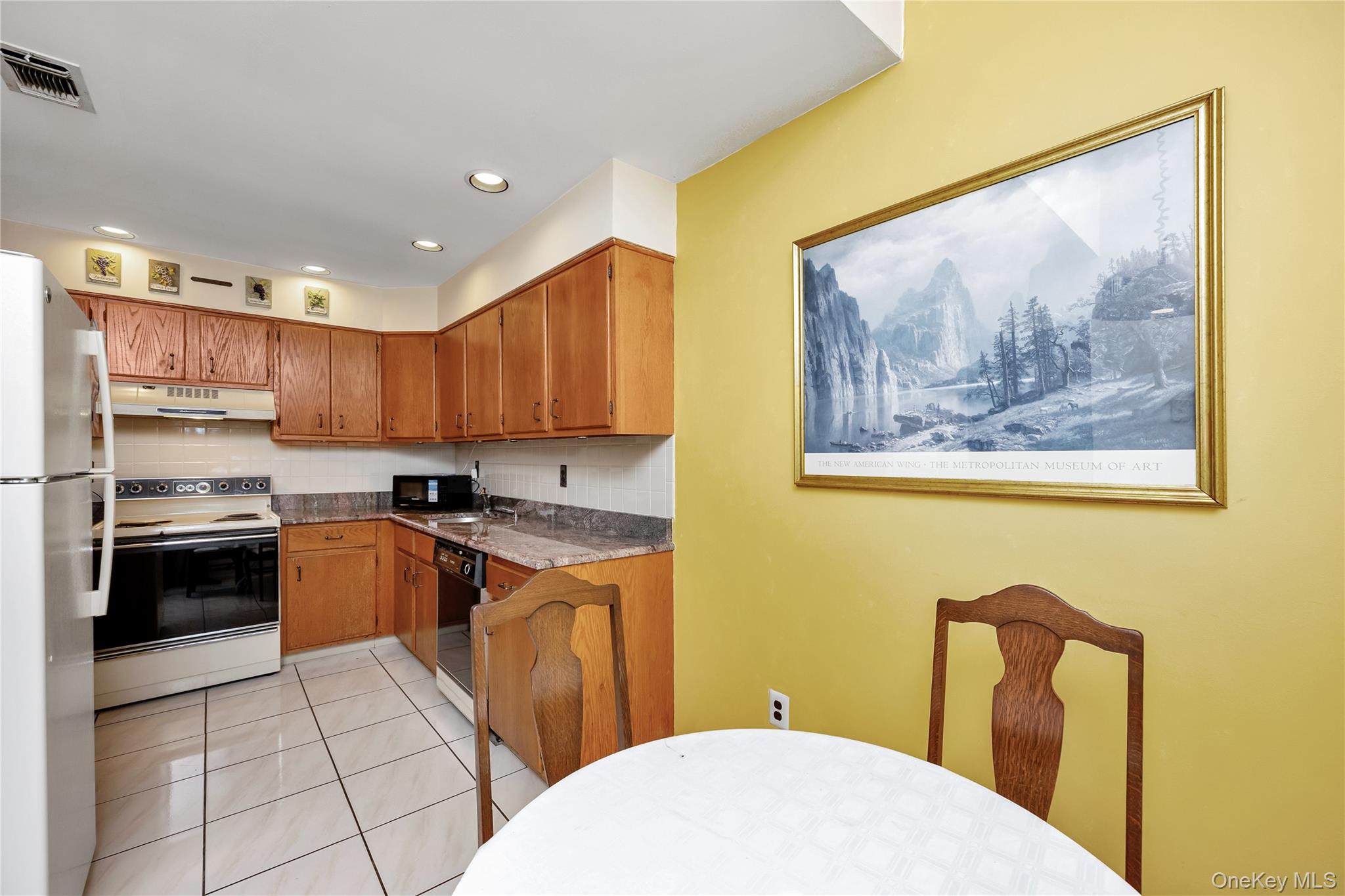 22 Balsam Court # 22, Wantagh, NY 11793