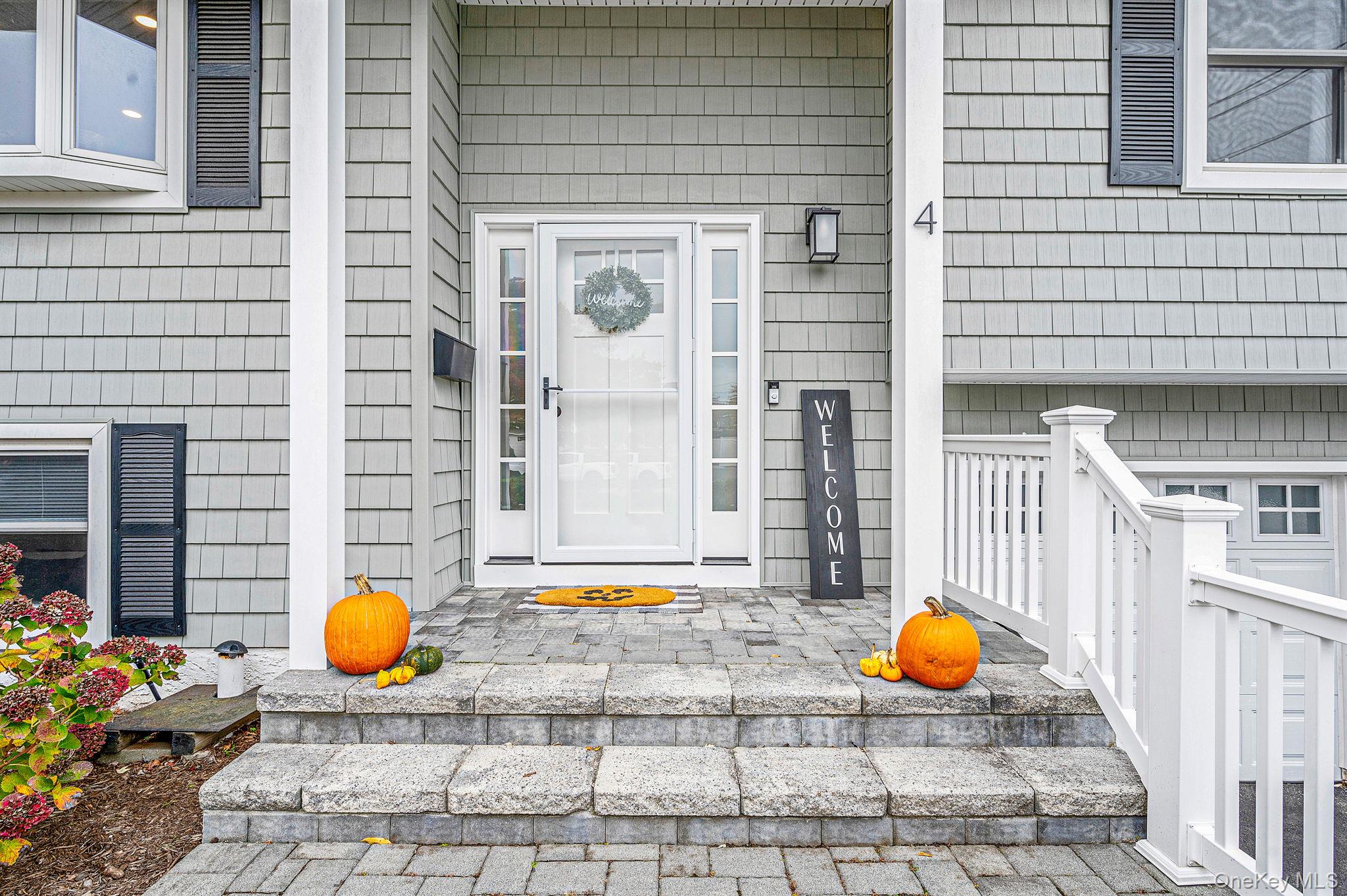 4 Lehigh Drive, Smithtown, NY 11787