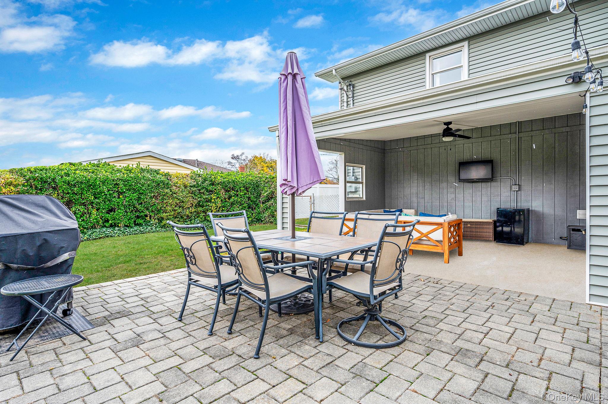 4 Lehigh Drive, Smithtown, NY 11787