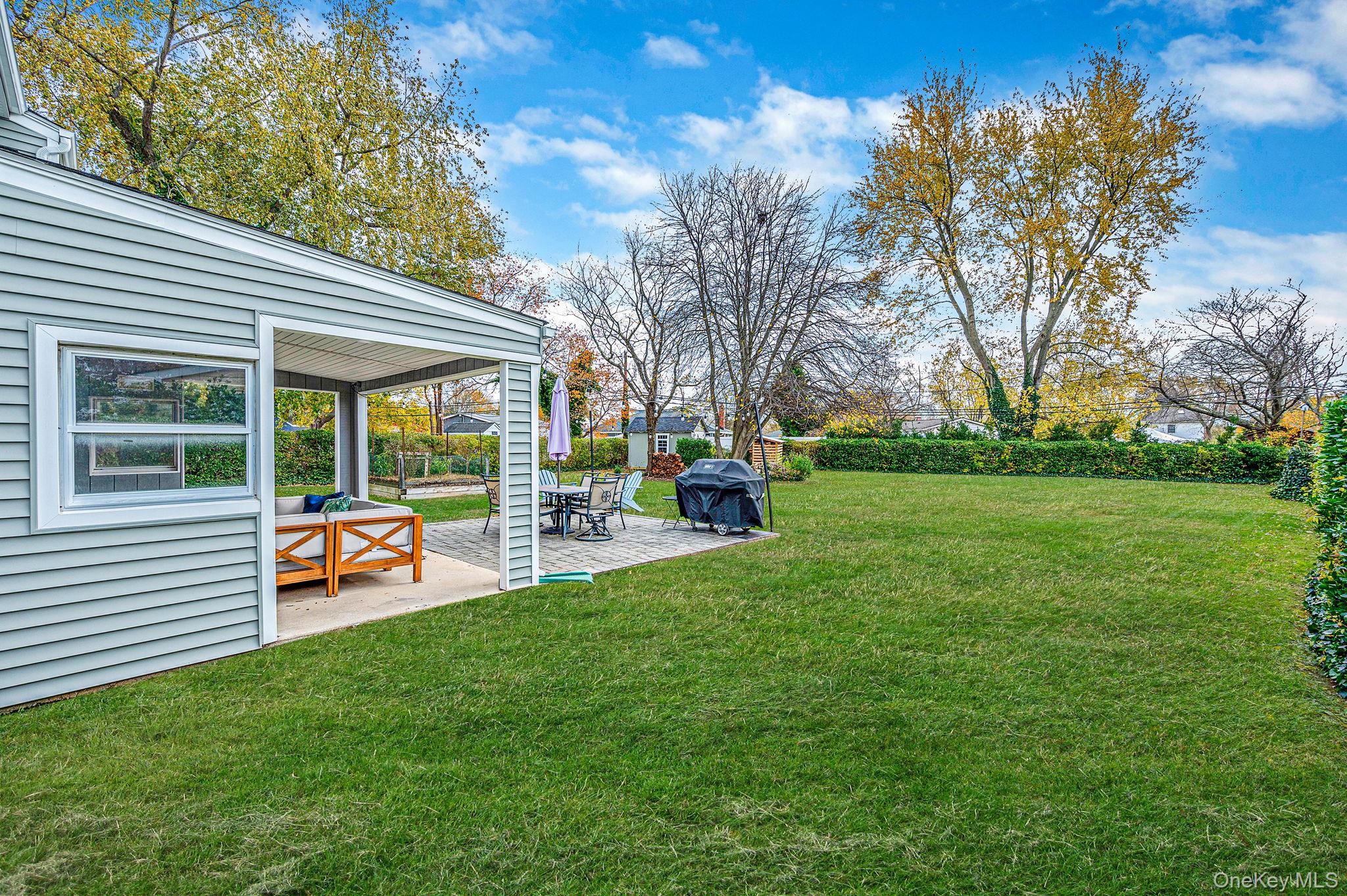 4 Lehigh Drive, Smithtown, NY 11787