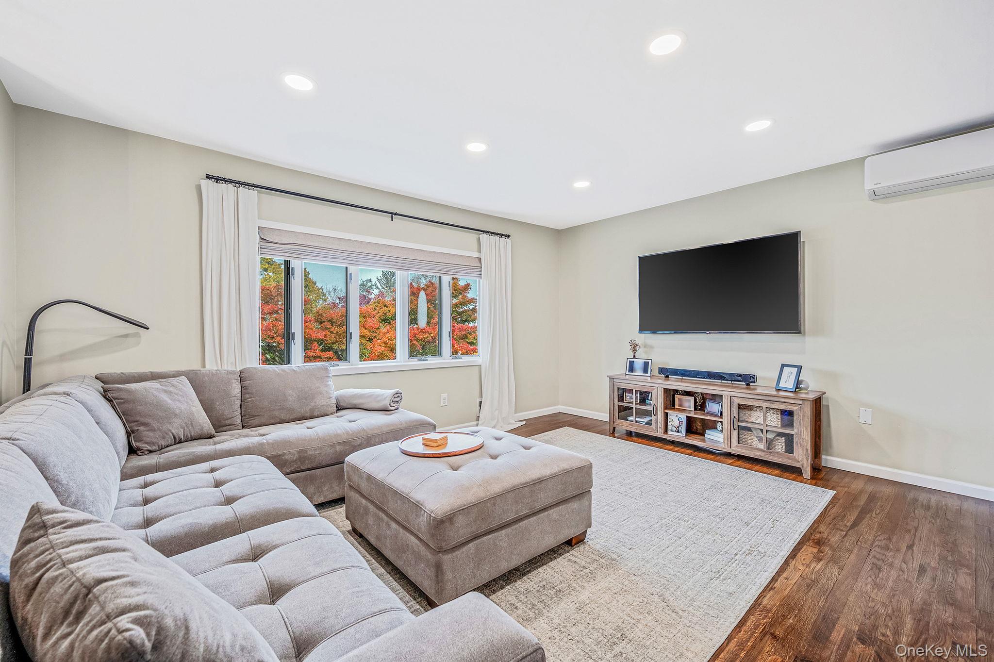 4 Lehigh Drive, Smithtown, NY 11787