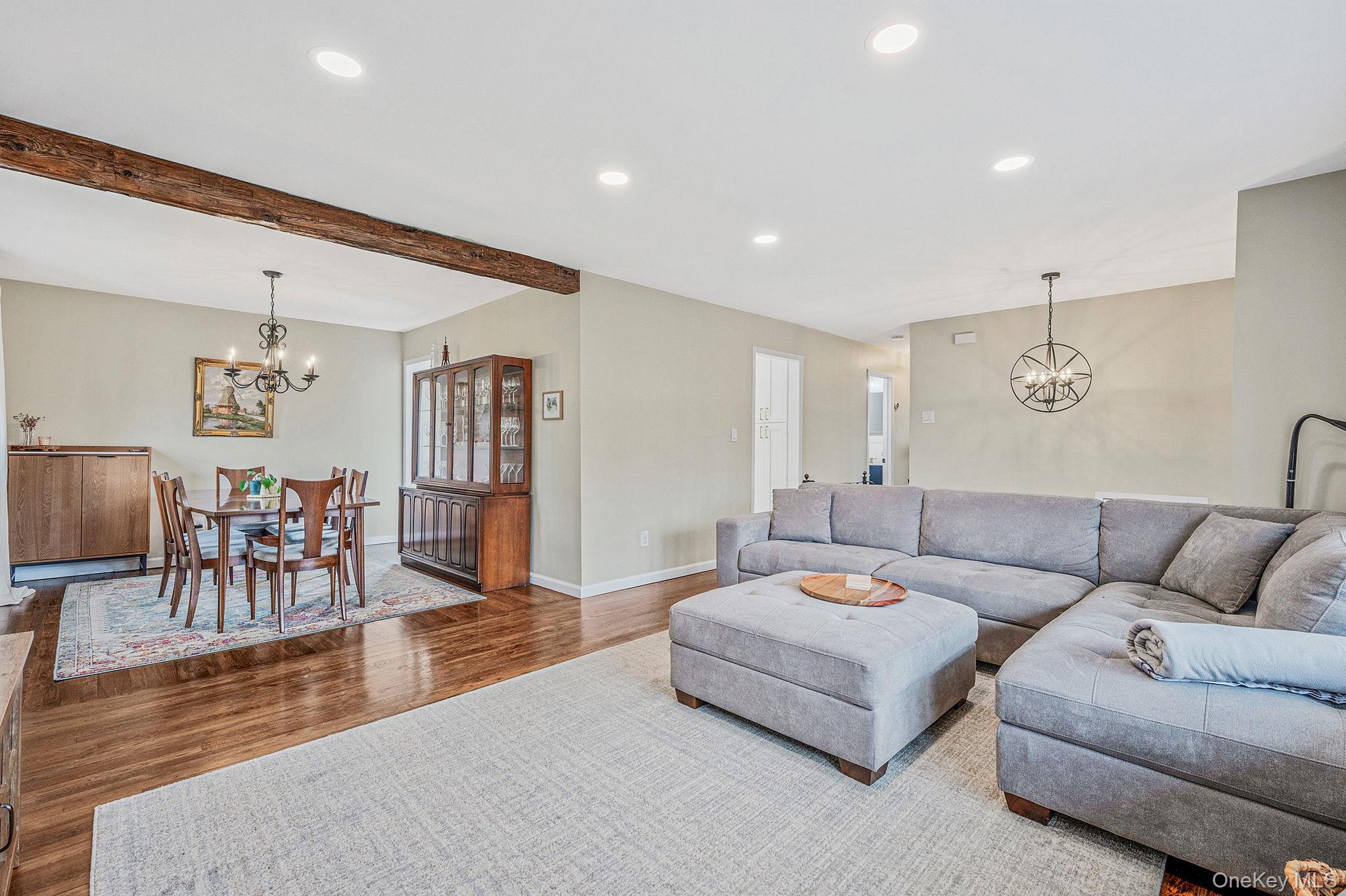 4 Lehigh Drive, Smithtown, NY 11787