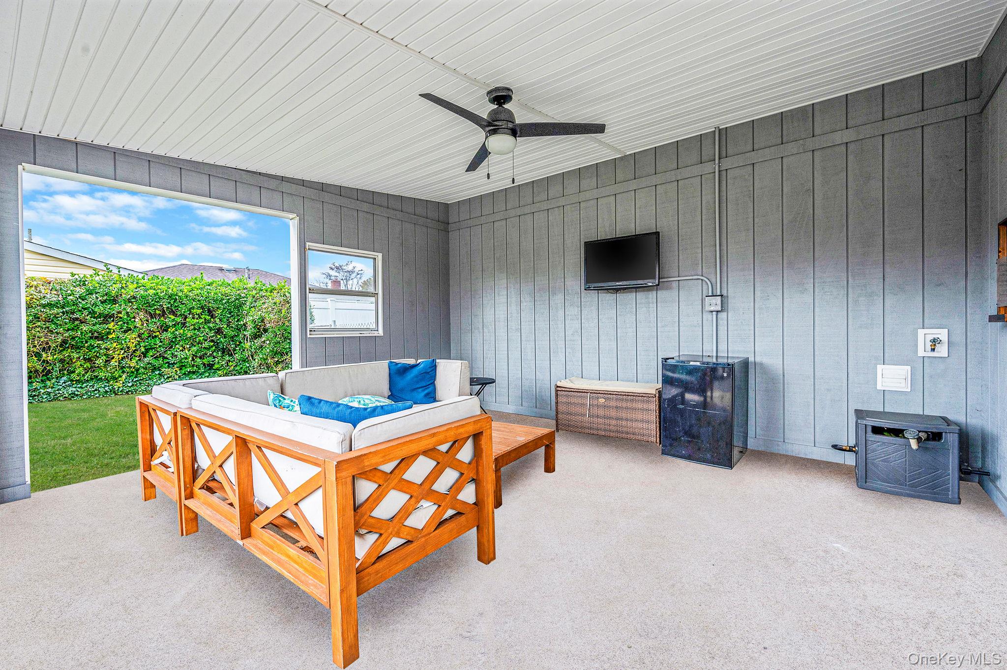 4 Lehigh Drive, Smithtown, NY 11787