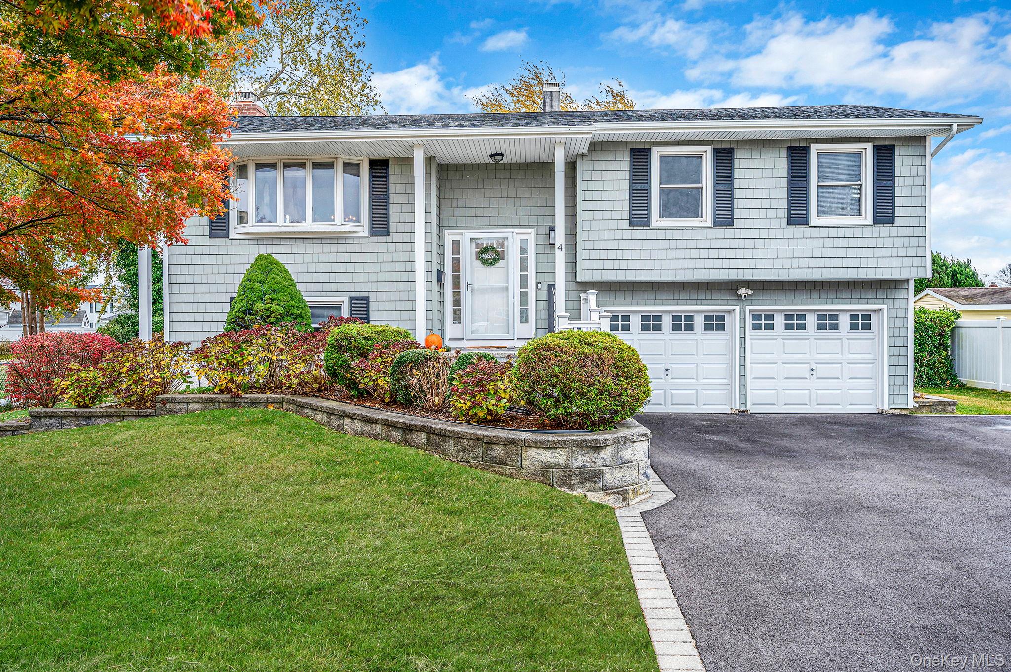 4 Lehigh Drive, Smithtown, NY 11787