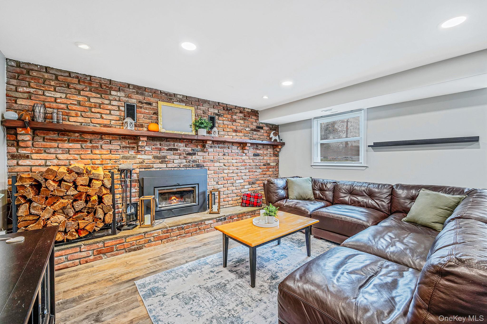 4 Lehigh Drive, Smithtown, NY 11787