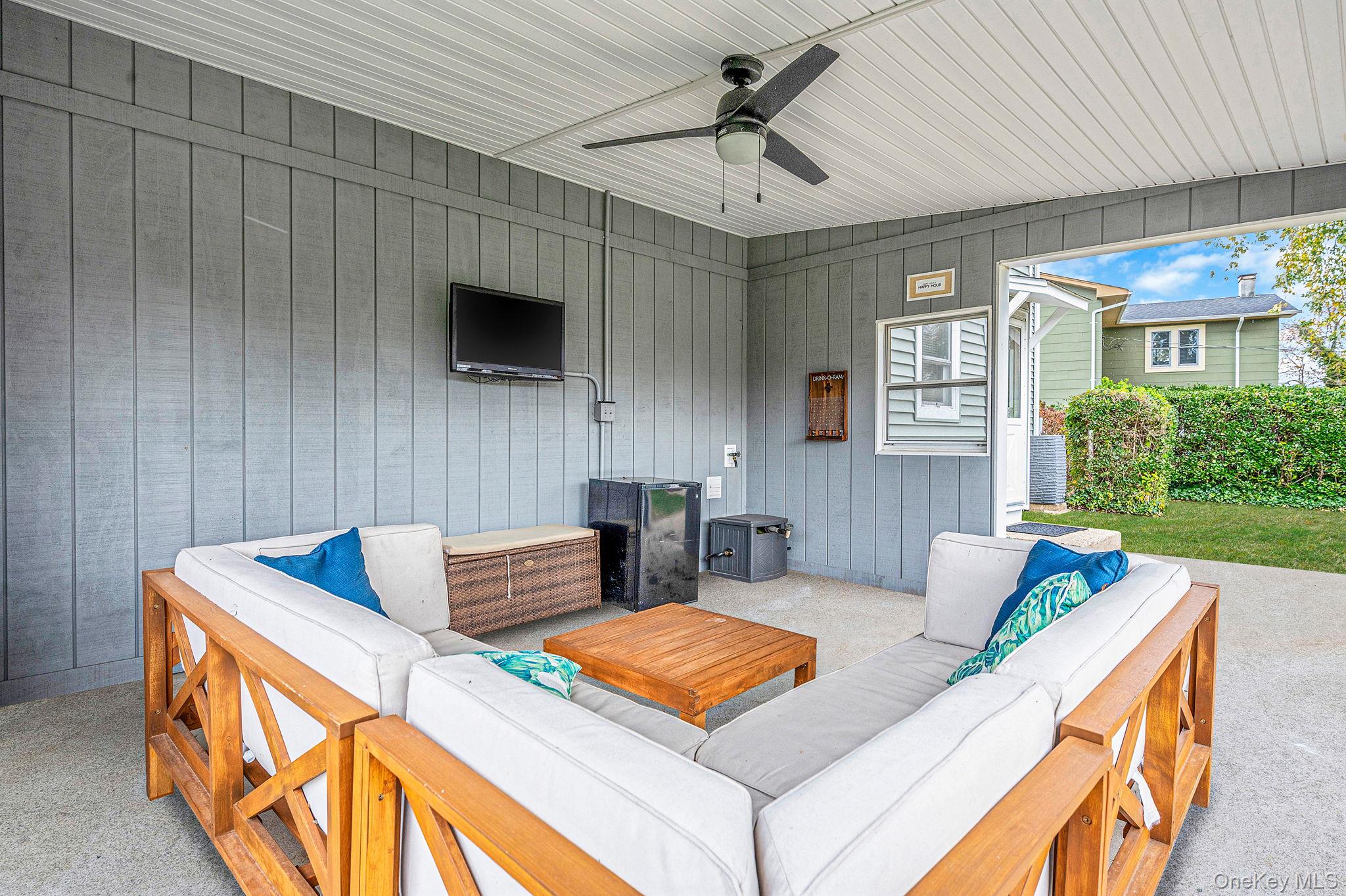 4 Lehigh Drive, Smithtown, NY 11787