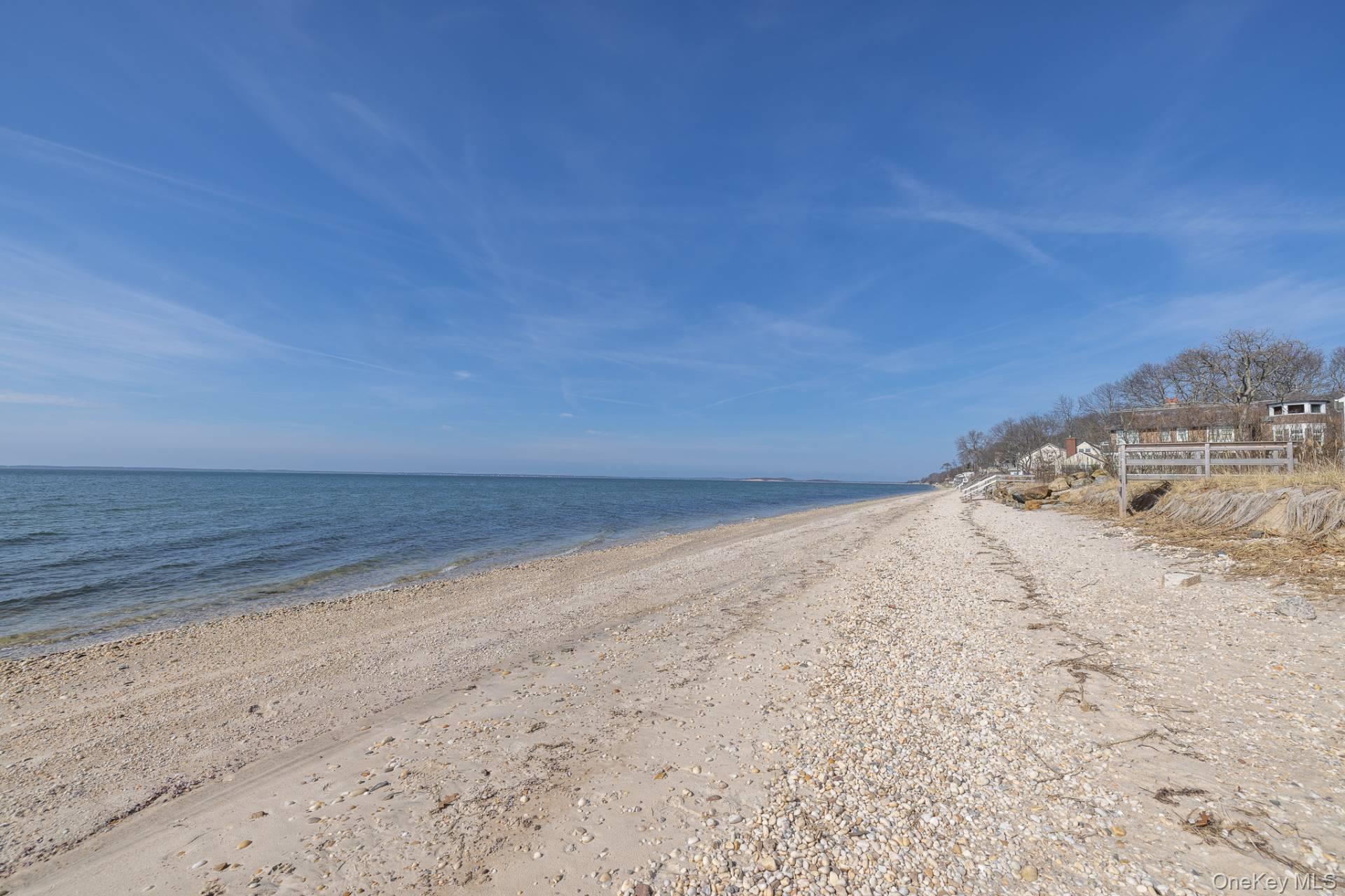 22 Fern Road, Southampton, NY 11968