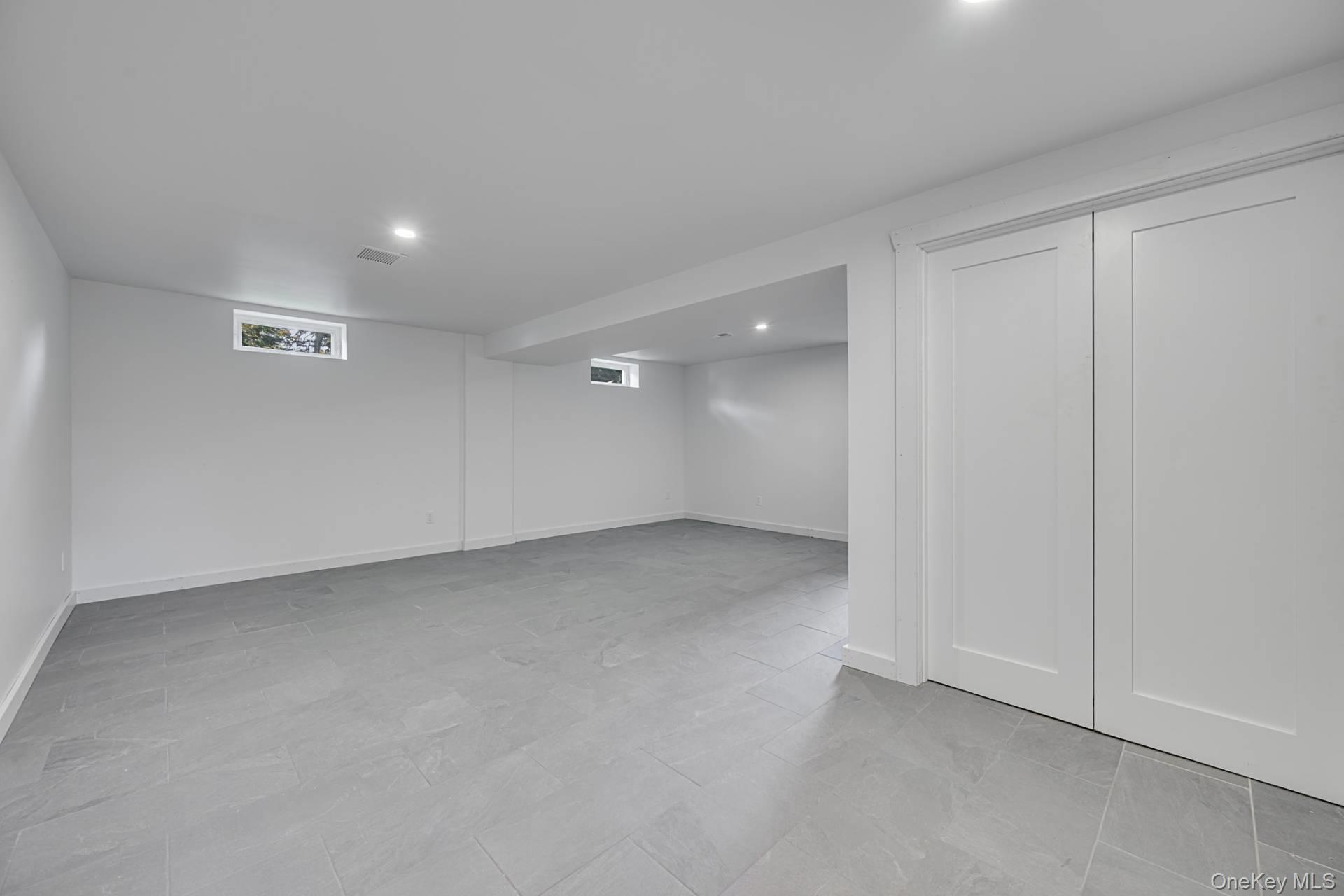 22 Fern Road, Southampton, NY 11968