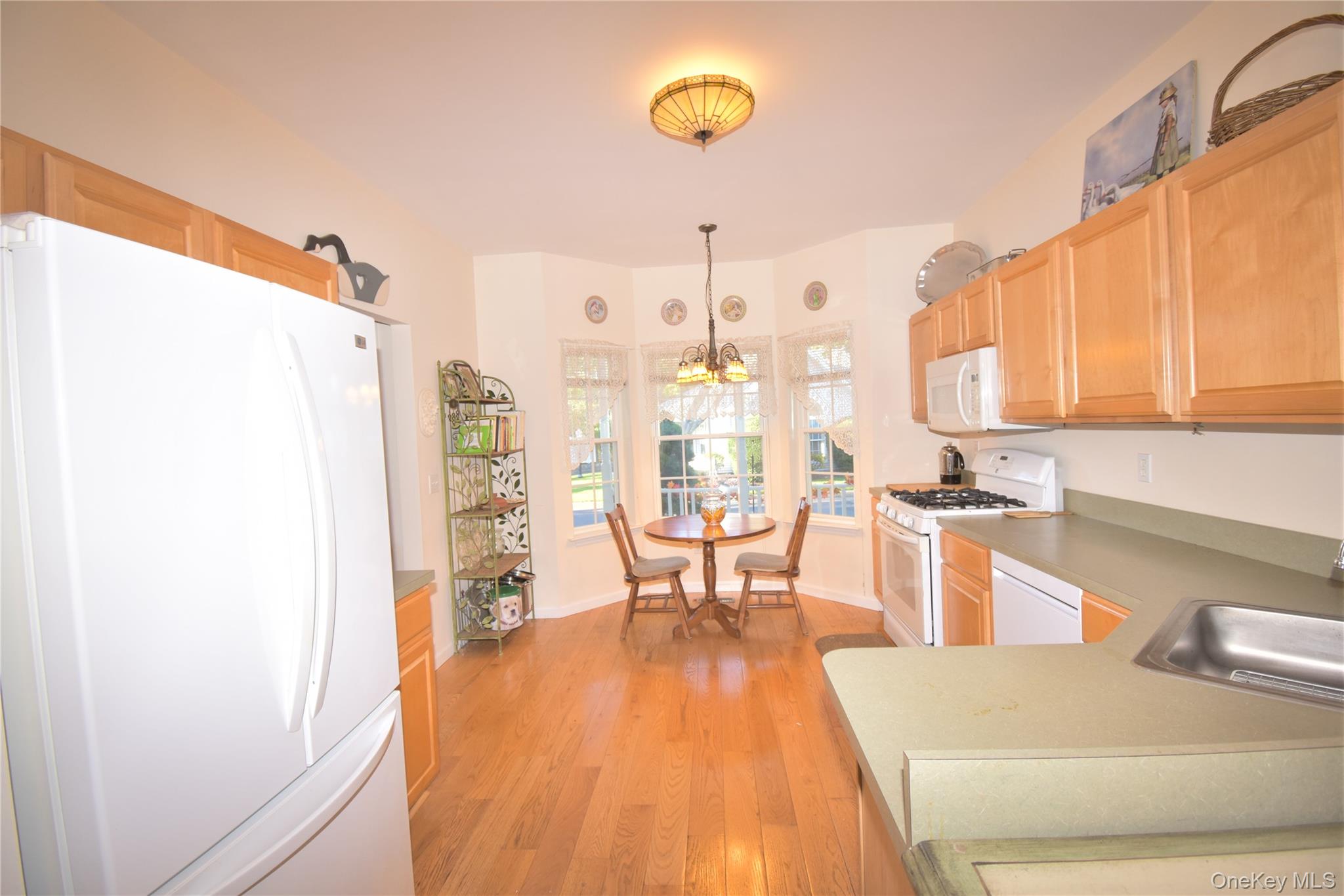 2 Oyster Cove Lane, Blue Point, NY 11715