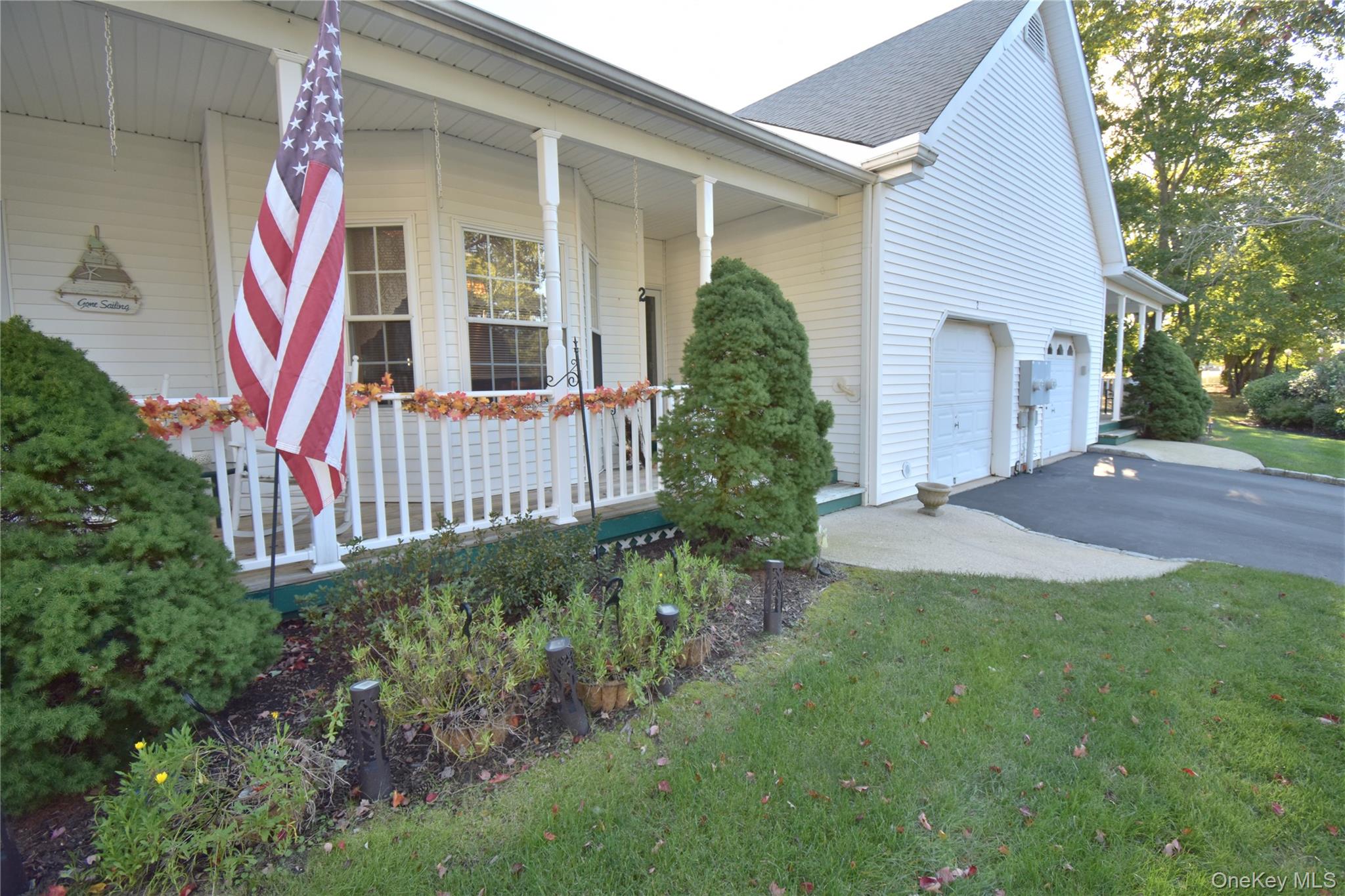 2 Oyster Cove Lane, Blue Point, NY 11715