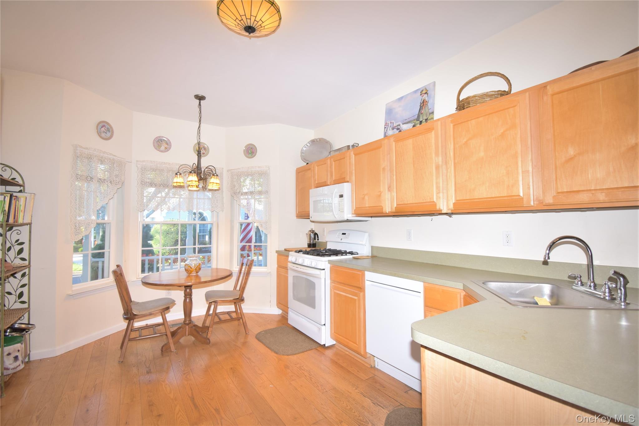 2 Oyster Cove Lane, Blue Point, NY 11715