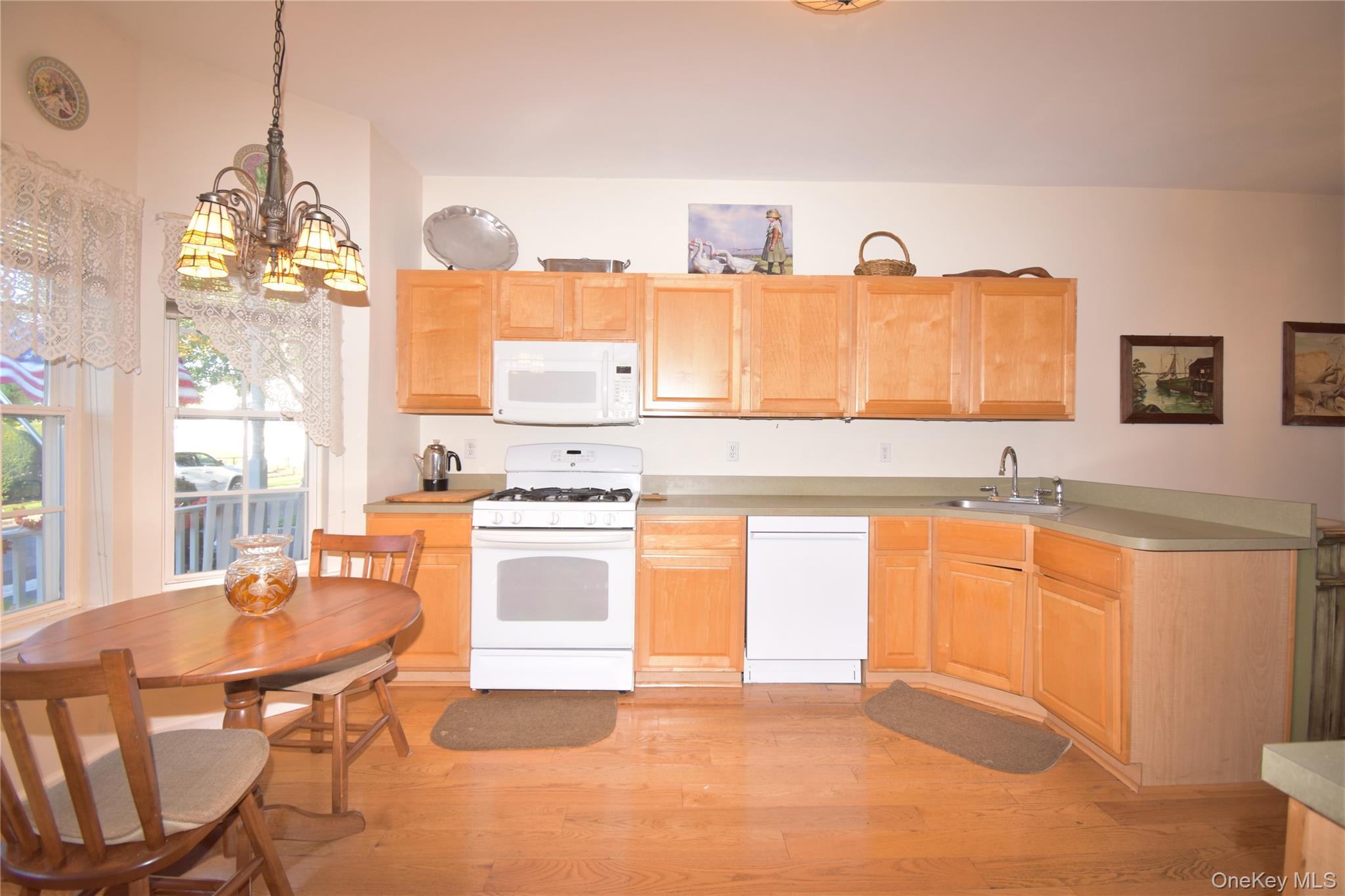 2 Oyster Cove Lane, Blue Point, NY 11715