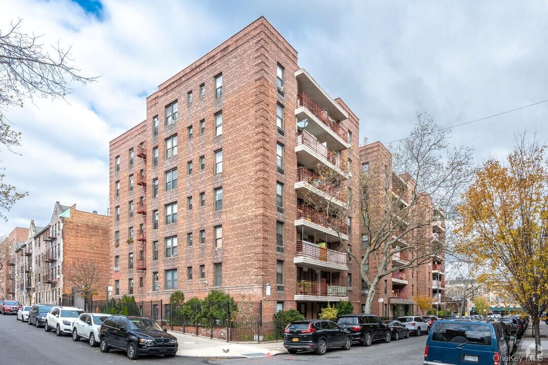 94-11 34th Road # 7A, Jackson Heights, NY 11372