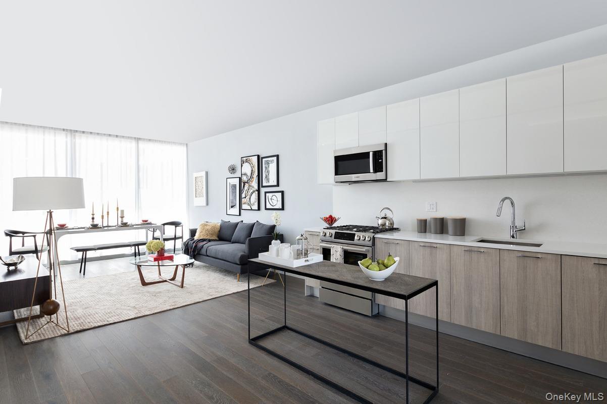 131-03 40 Road # 11J, Flushing, NY 11354