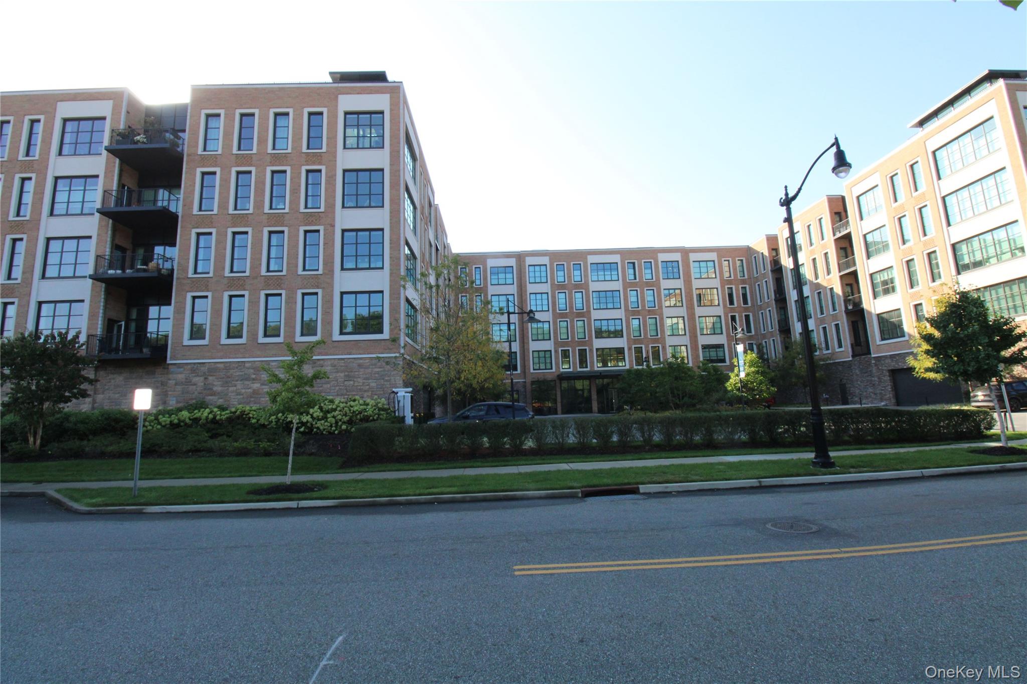 100 Garvies Point Road # 1039, Glen Cove, NY 11542