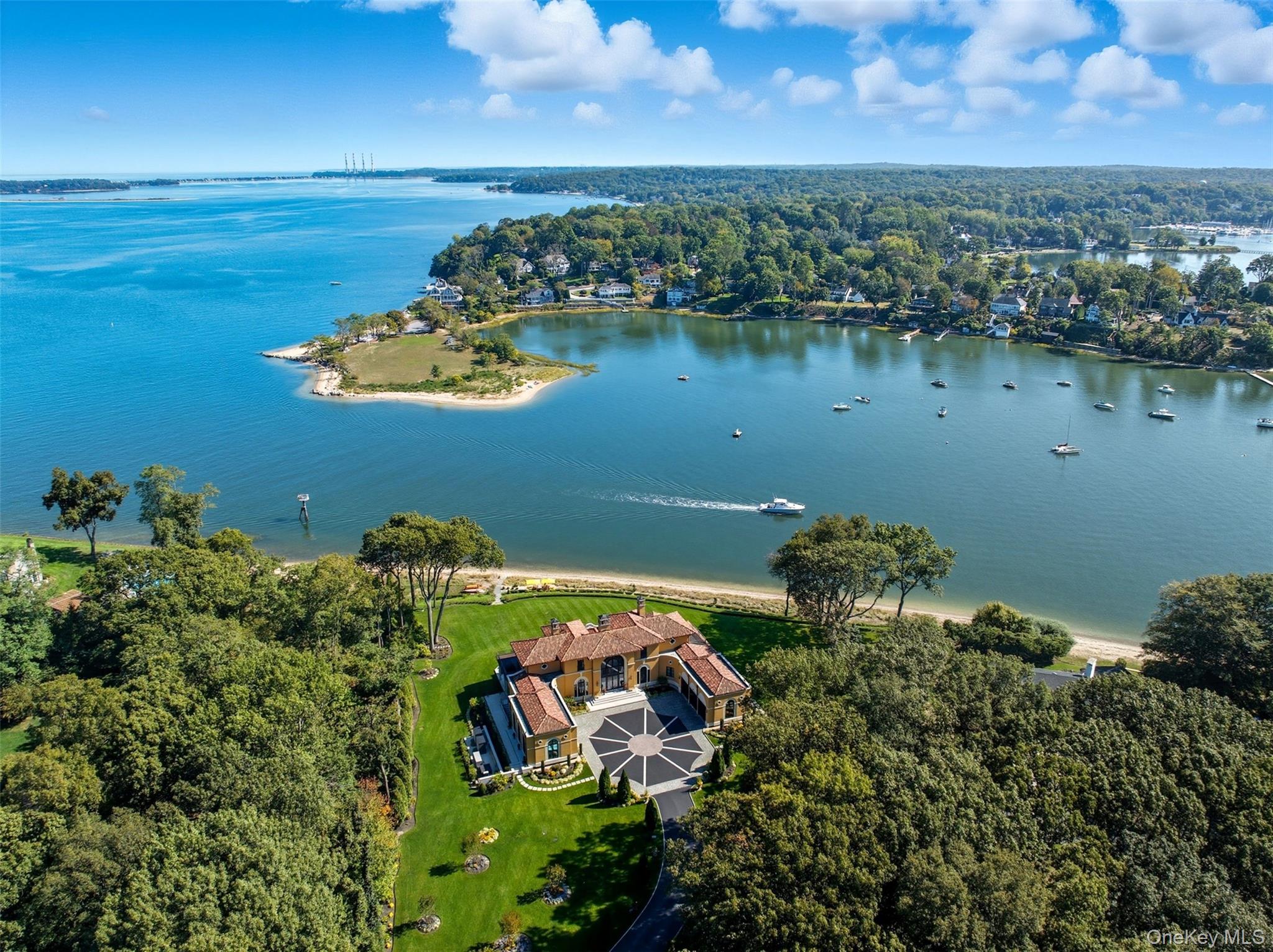 5 Bouton Point Road, Lloyd Harbor, NY 11743