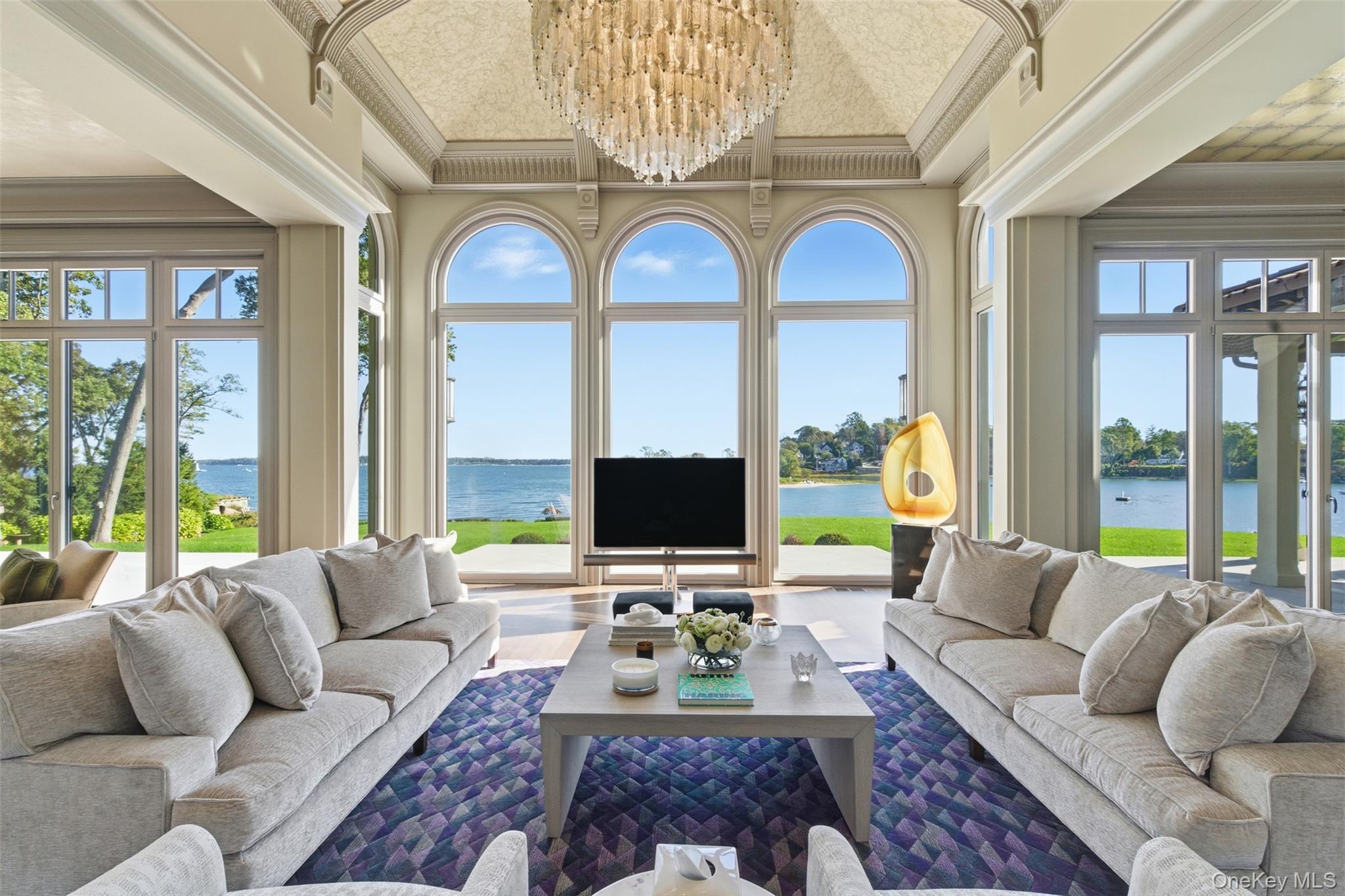 5 Bouton Point Road, Lloyd Harbor, NY 11743