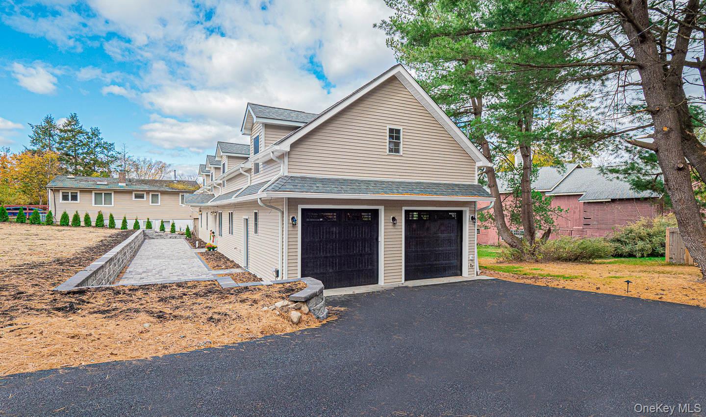 4 Hawthorn Avenue, Warwick, NY 10990