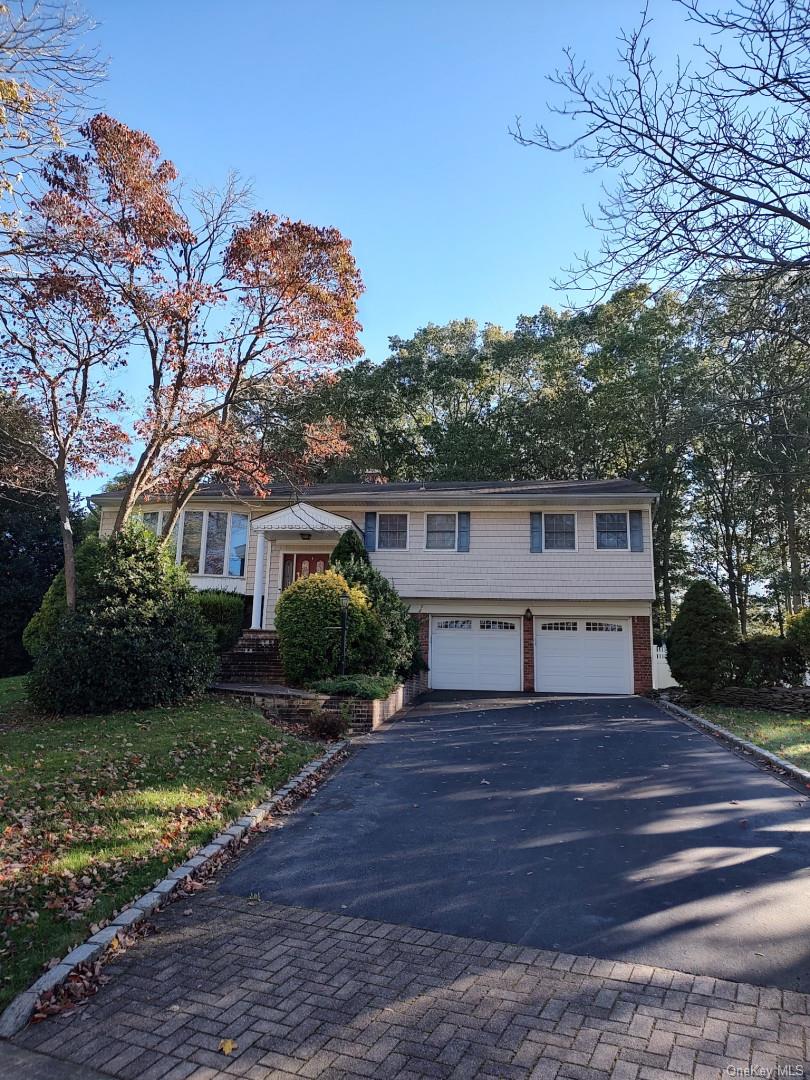 160 Atlantic Place, Hauppauge, NY 11788