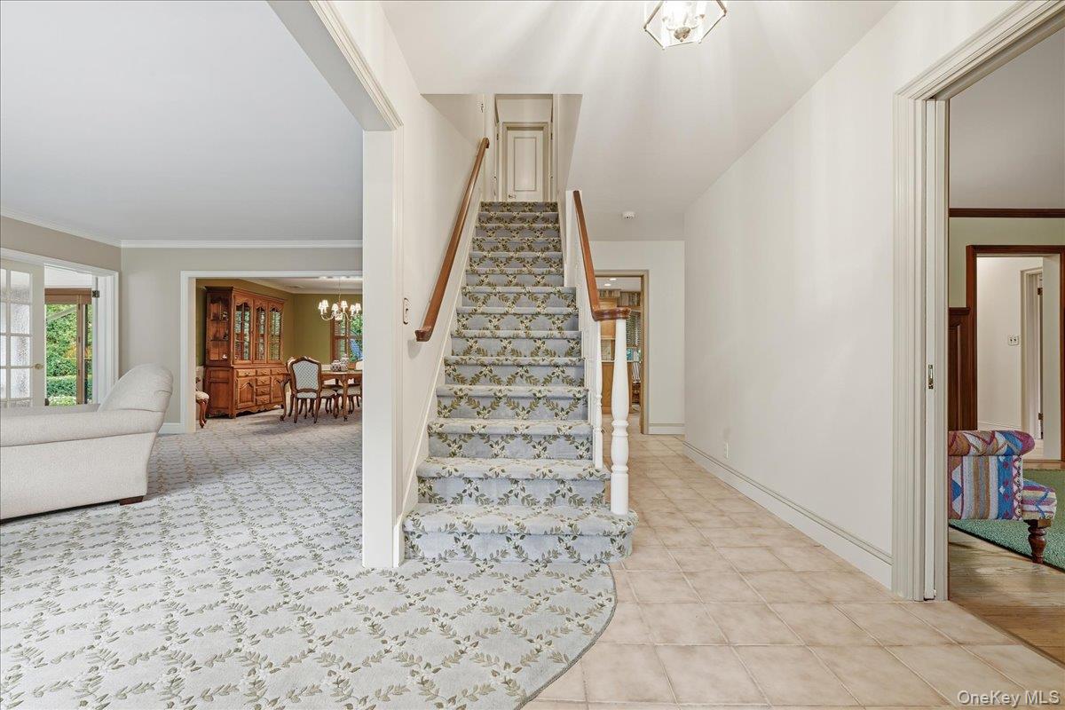 88 Luquer Road, Manhasset, NY 11030