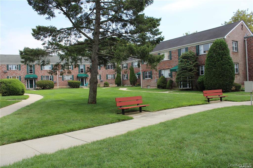 1065 Fenwood Drive # 2nd floor, Valley Stream, NY 11580