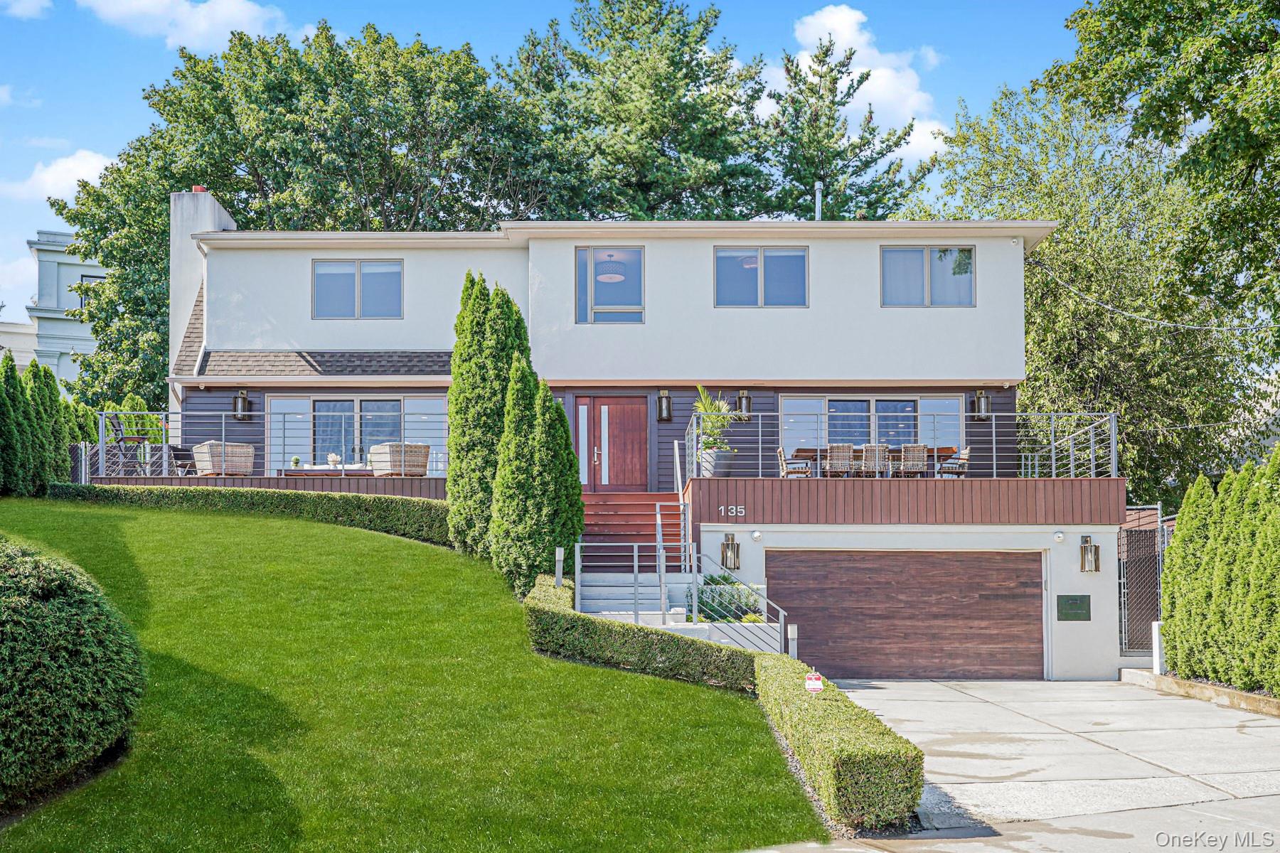 135 Nixon Avenue, Staten Island, NY 10304