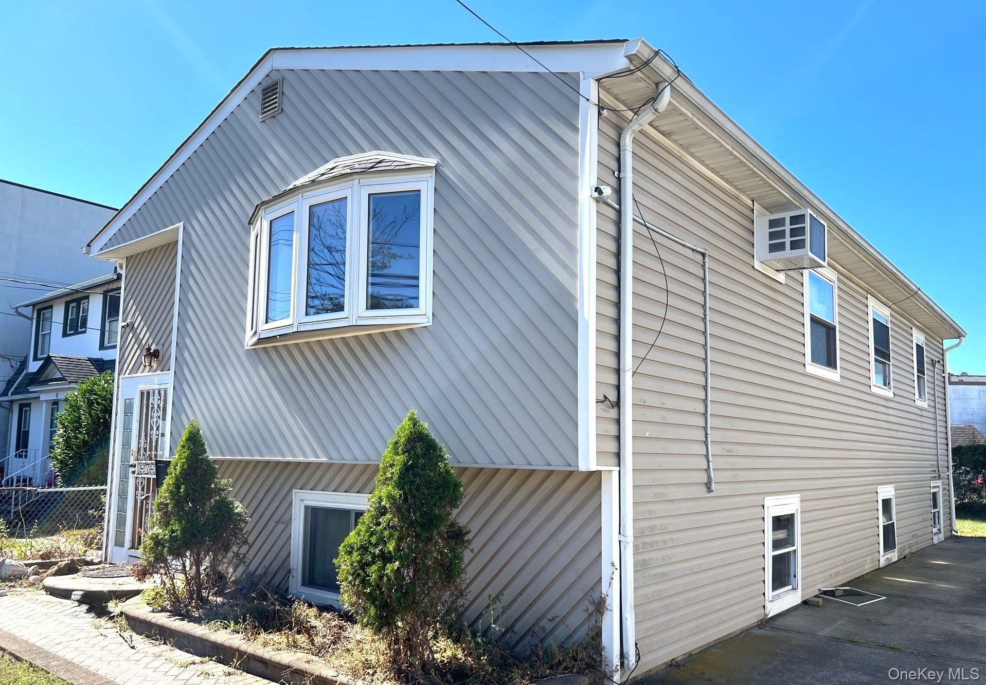 11 Mount Avenue, Freeport, NY 11520