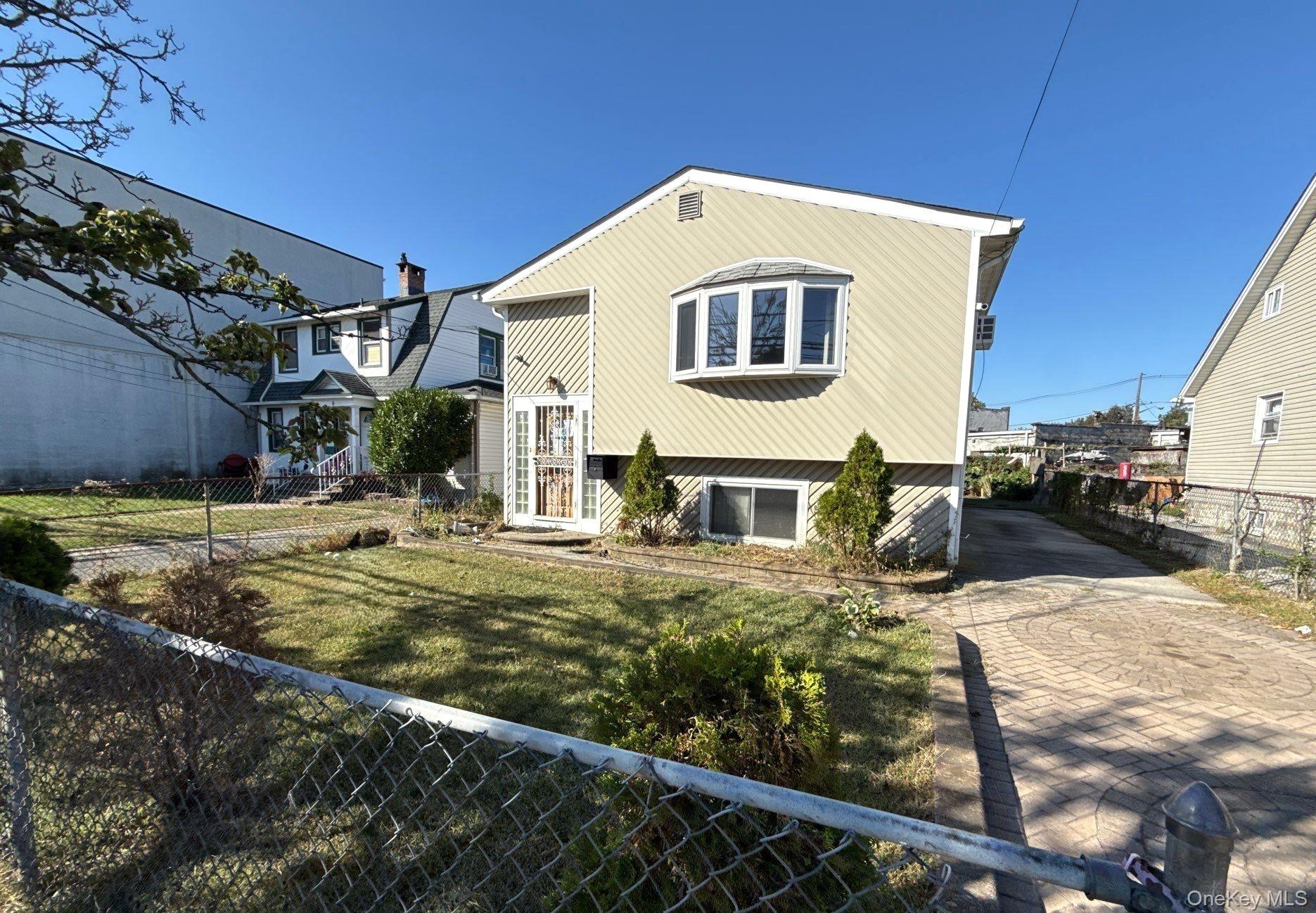 11 Mount Avenue, Freeport, NY 11520