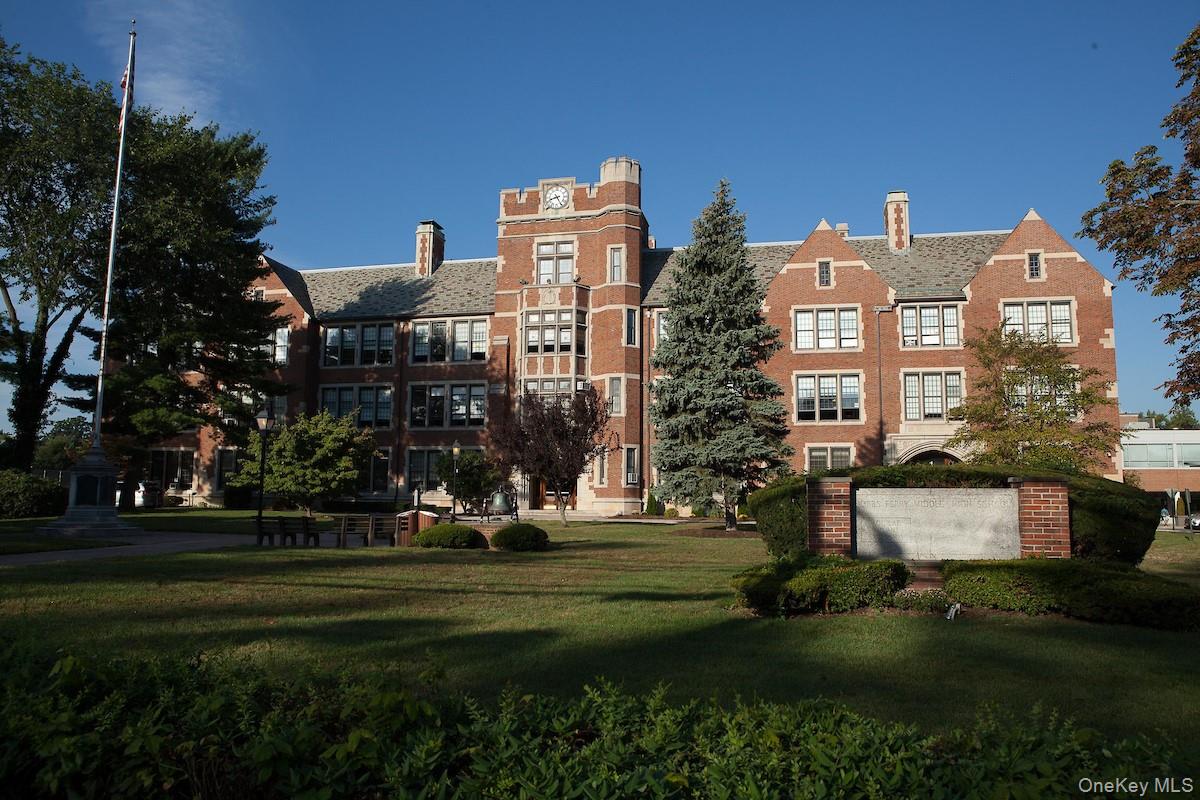 77 Washington Avenue, Dobbs Ferry, NY 10522